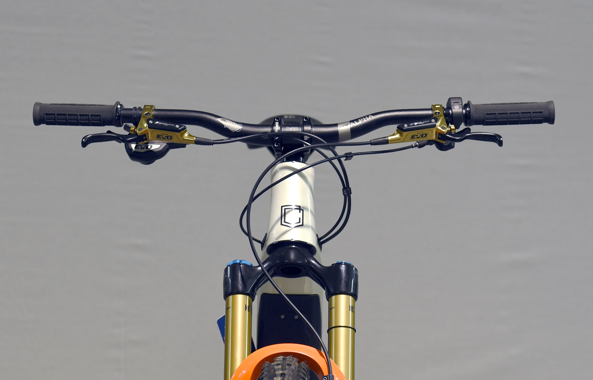 COMMENCAL META POWER TR BOSCH CLEAR SILVER [COMMENCAL TEAM] ALC - M (23100060) 29km image number null