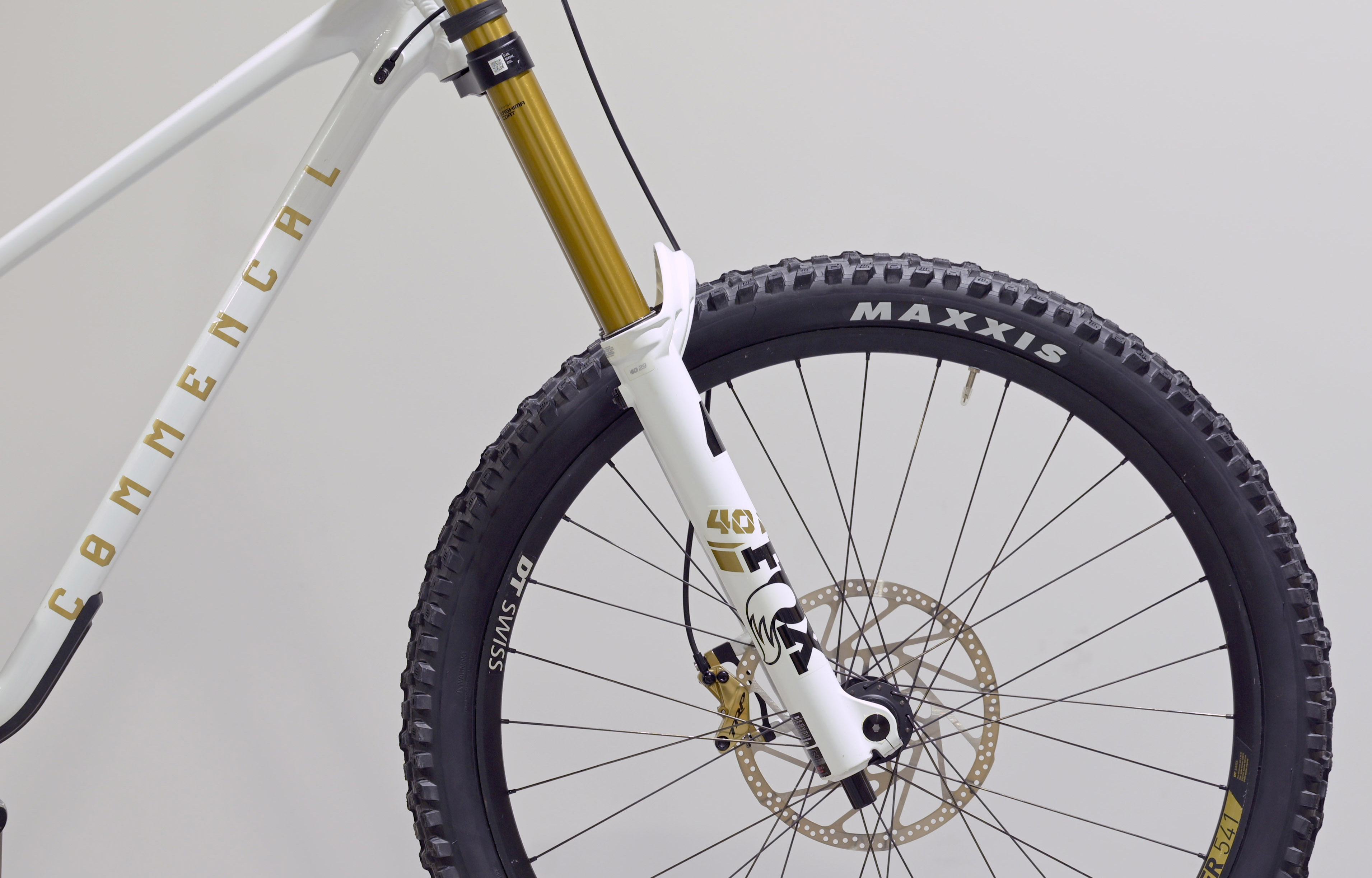 COMMENCAL SUPREME DH V5 SIGNATURE LTD PURE WHITE - L (23151003) image cover number large 1