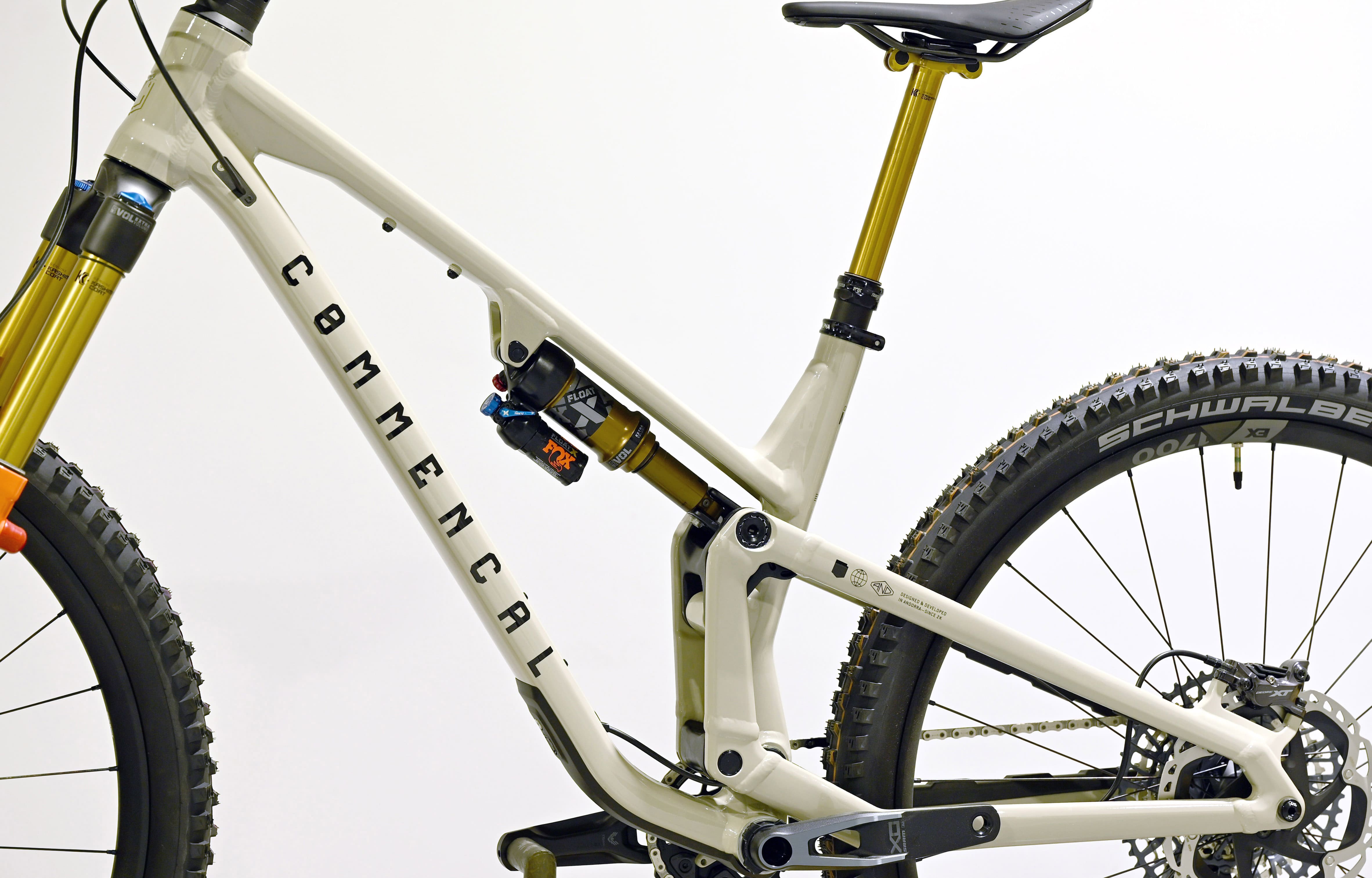 COMMENCAL META V5 T-TYPE CHALK - L (24120702) image number null
