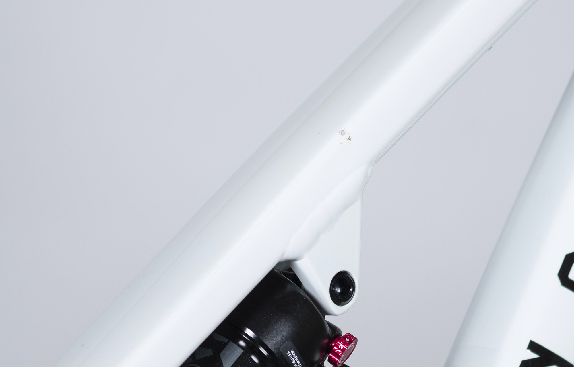 COMMENCAL META V5 ESSENTIAL PURE WHITE - M (23121202) image number null