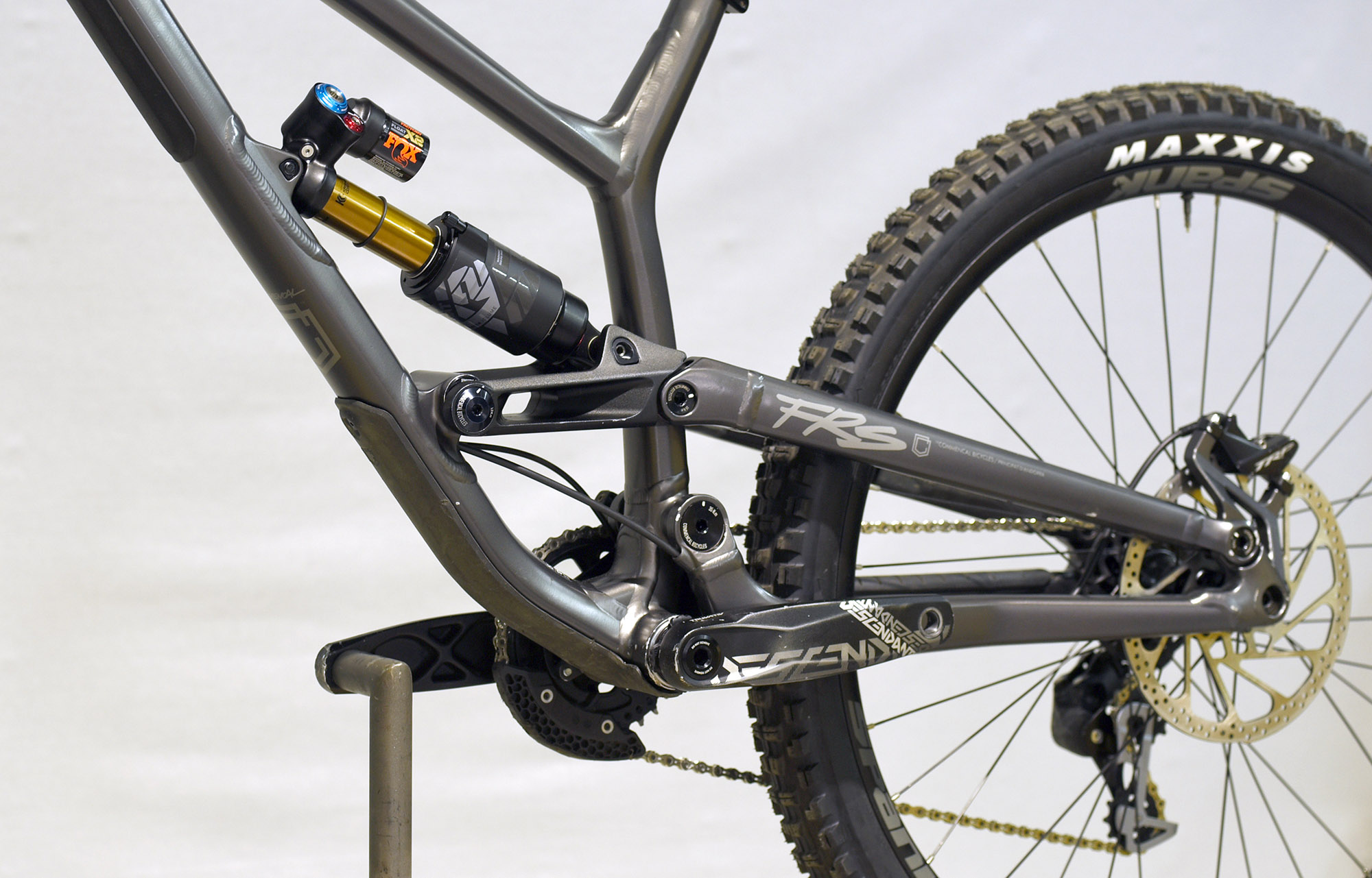COMMENCAL FRS ESSENTIAL DARK SLATE - M (22150502) image number null