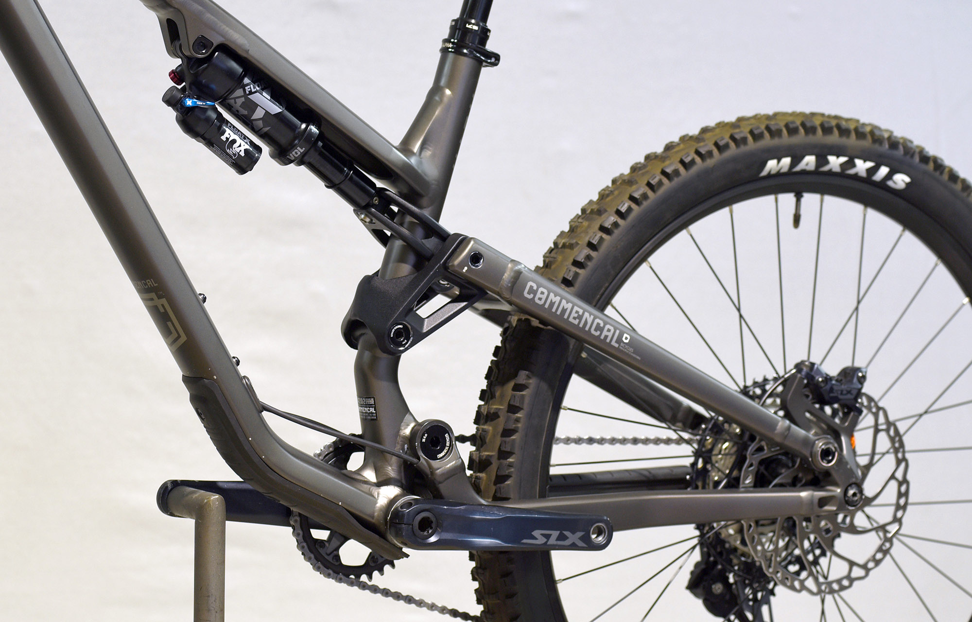 COMMENCAL META SX V4 ESSENTIAL - M (22130602) image number null