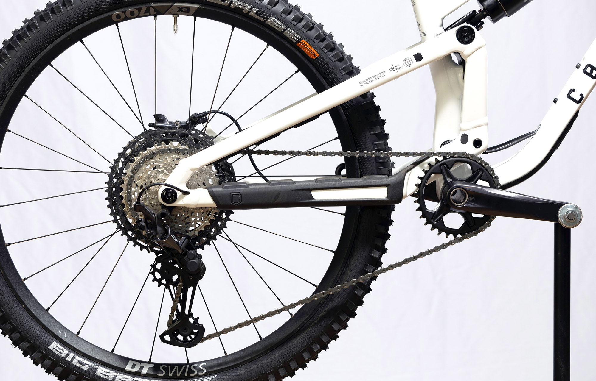 COMMENCAL META SX V5 SIGNATURE CLEAR SILVER (M) image number null