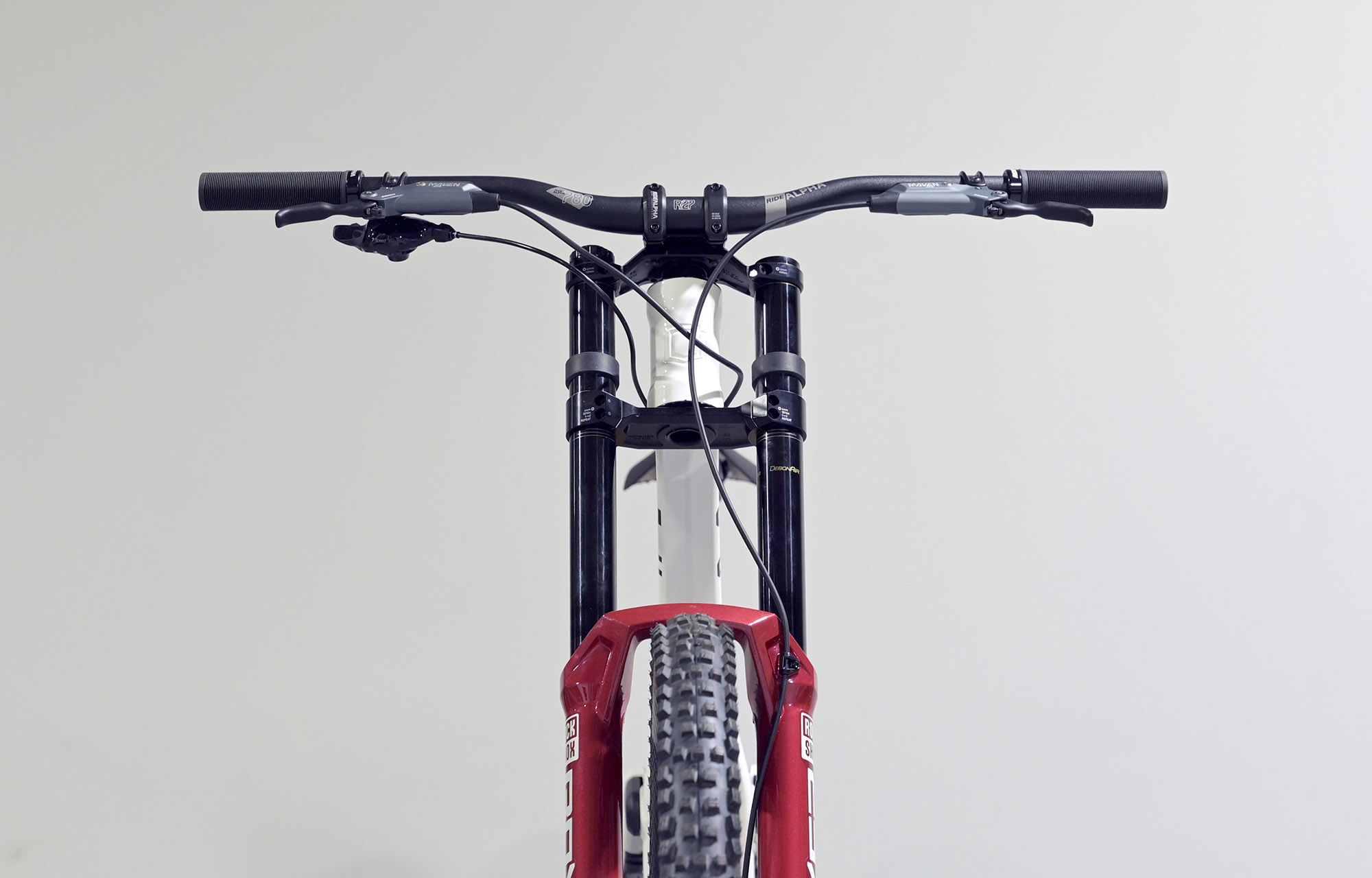 COMMENCAL SUPREME DH V5 ROCKSHOX PURE WHITE - L (24157103) image cover number large 3