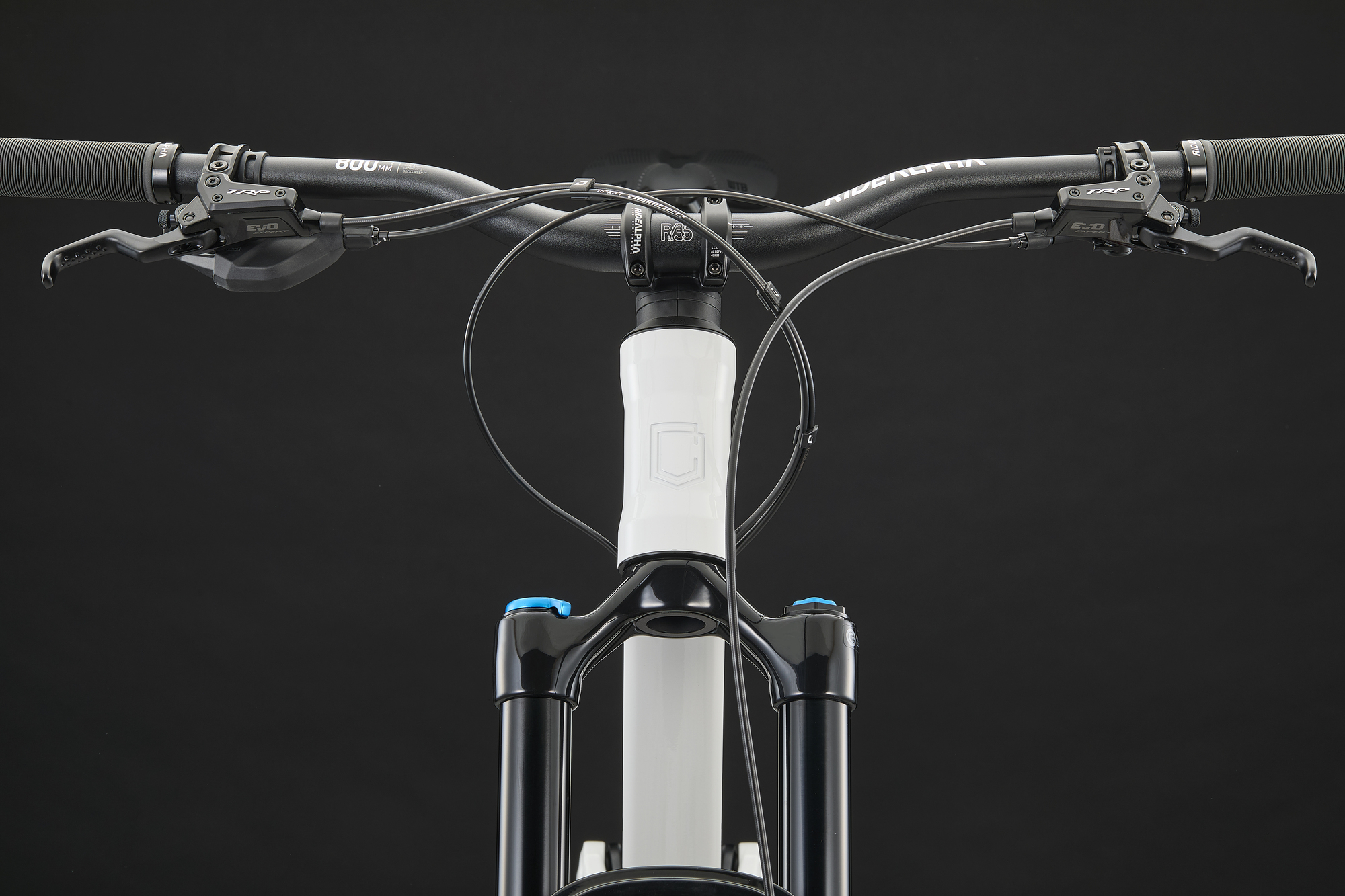 COMMENCAL META SX V5 ESSENTIAL PURE WHITE 2027 image large number 4