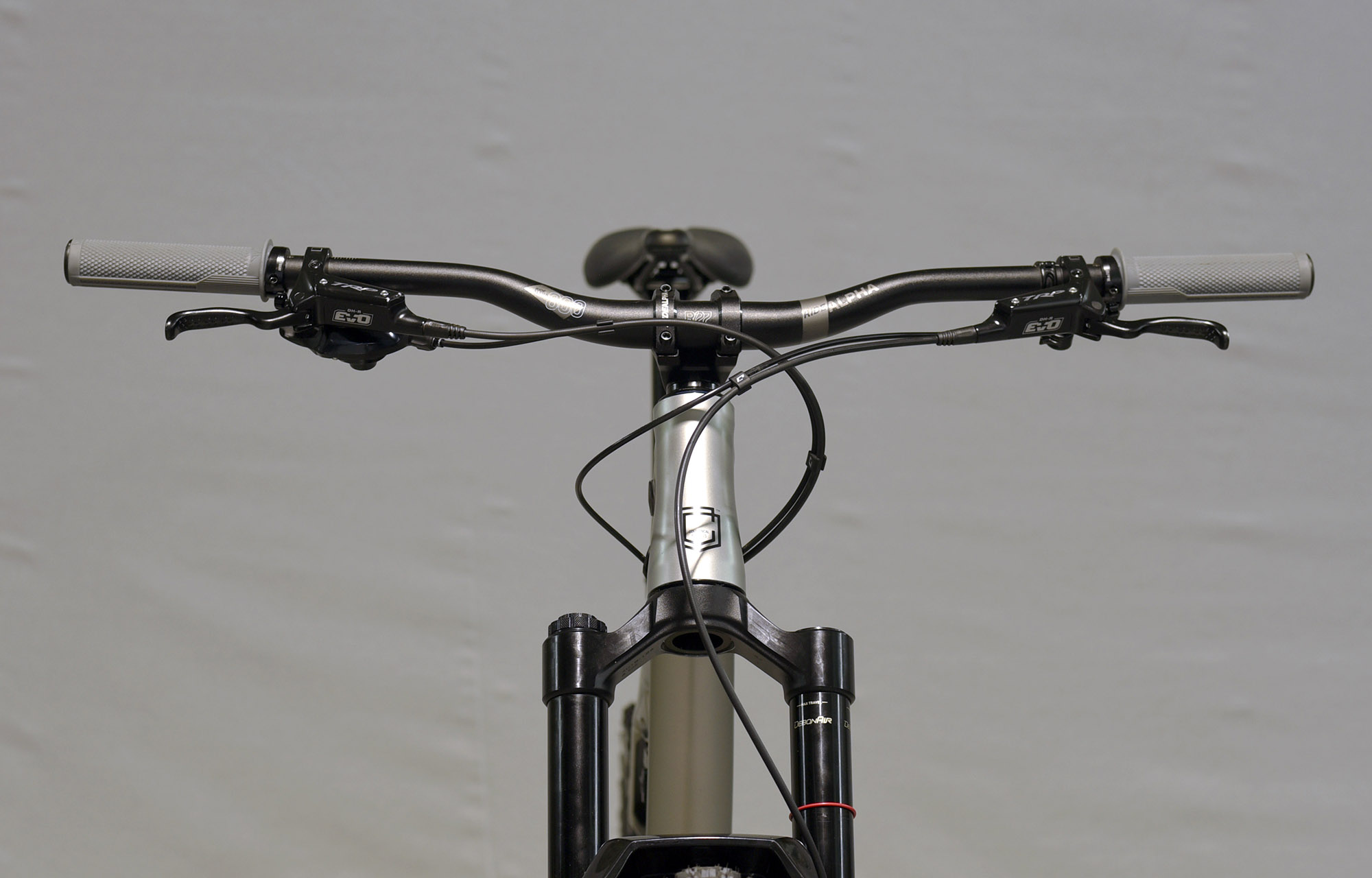COMMENCAL META SX RACE SILVER - XL (22130804) image number null