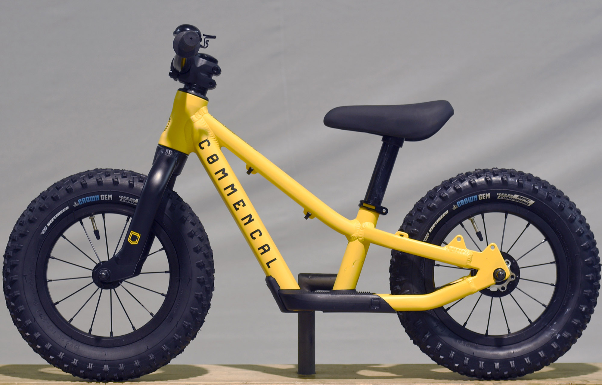 COMMENCAL RAMONES 12 PUSH BIKE OHLINS YELLOW - (23177801) image number null