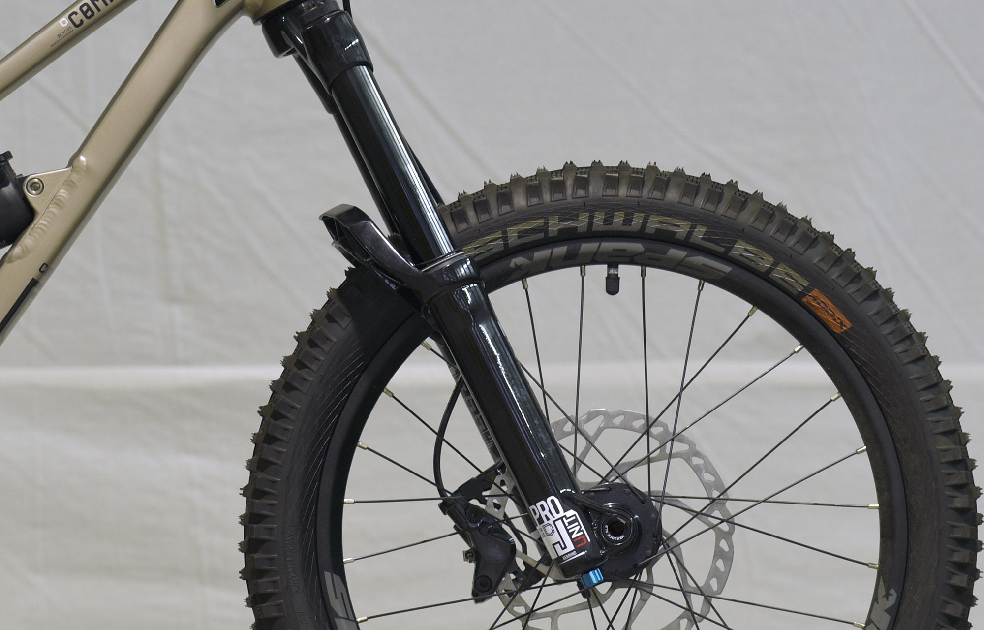 COMMENCAL CLASH 20 V2 CHAMPAGNE - (22170500) image number null
