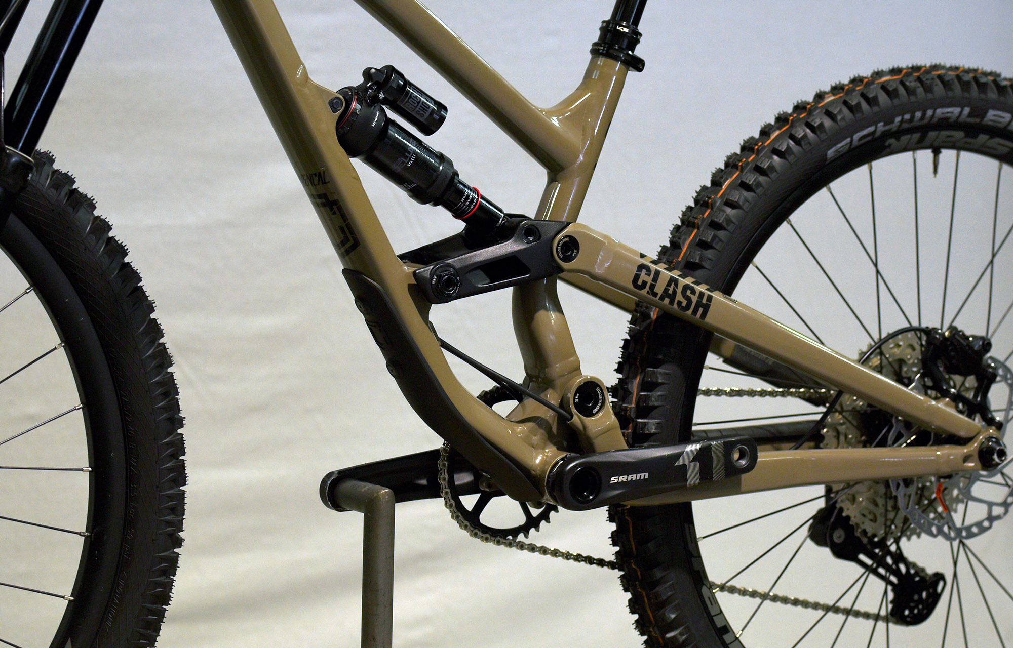 COMMENCAL CLASH JR DIRT MAXXIS - JR (21175200) image number null
