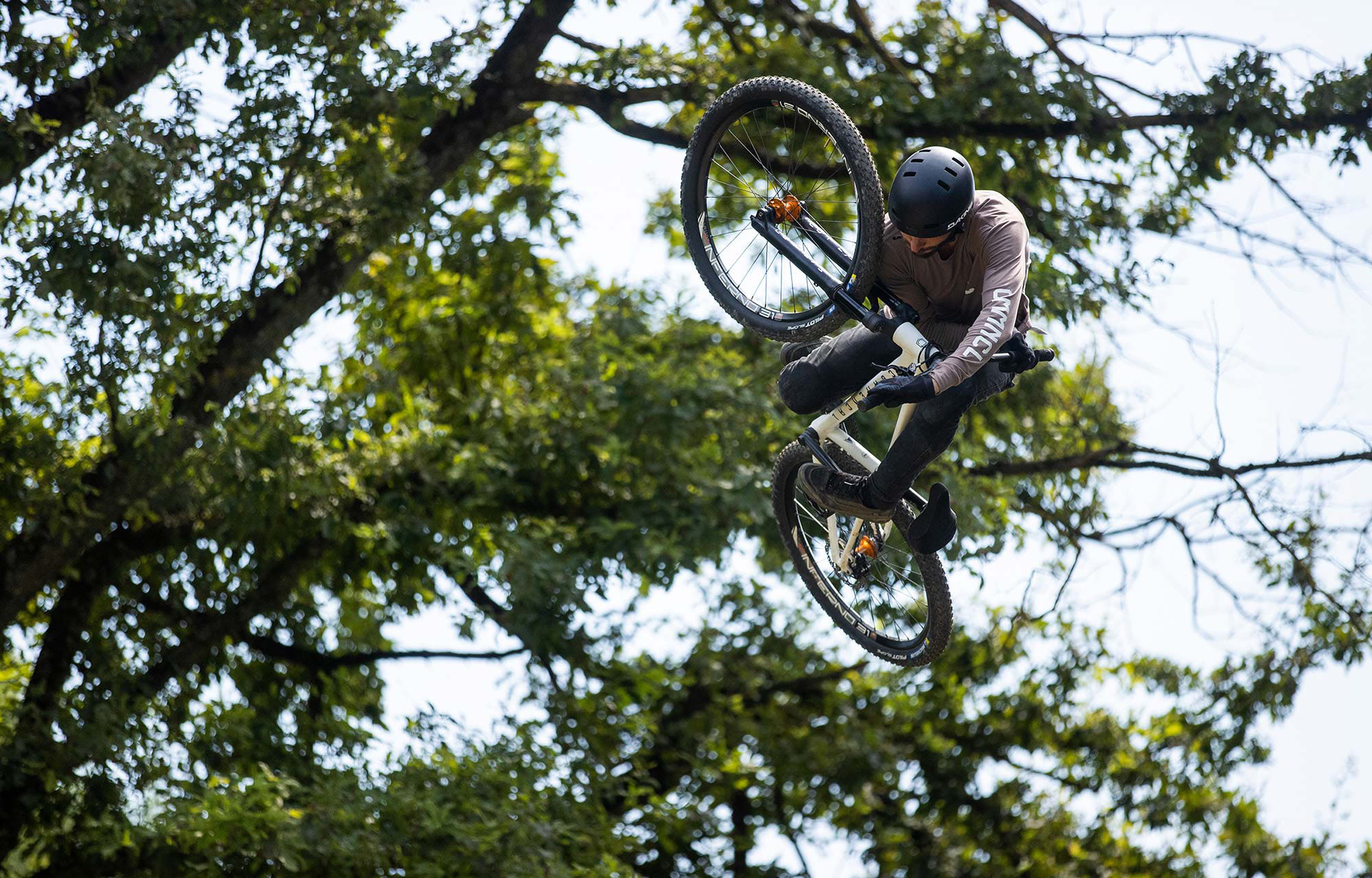 COMMENCAL LONG SLEEVE TECH TEE DIRT image number 6