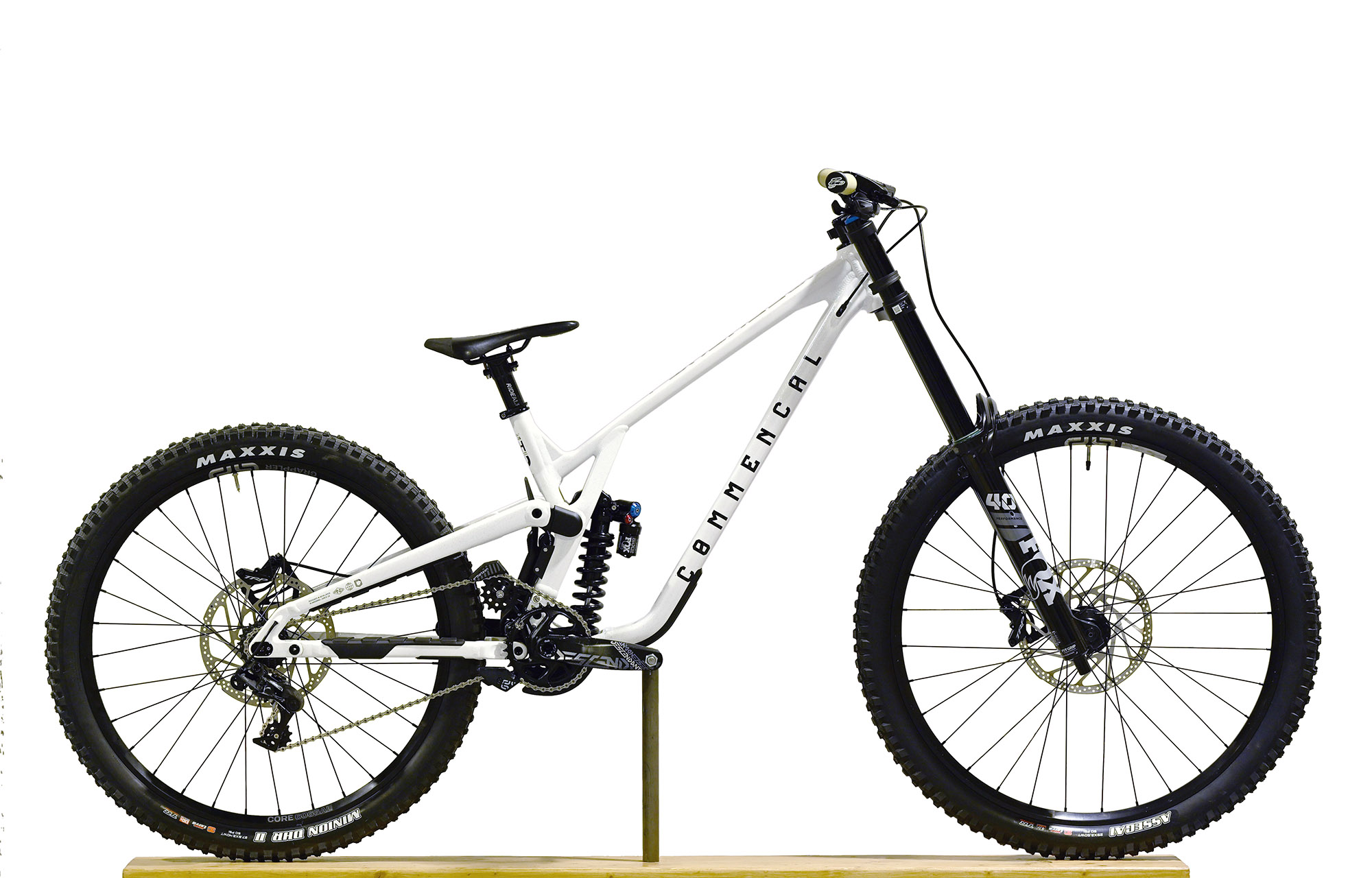 COMMENCAL SUPREME DH V5 ESSENTIAL GLITTERY WHITE - L (23150103) image number null