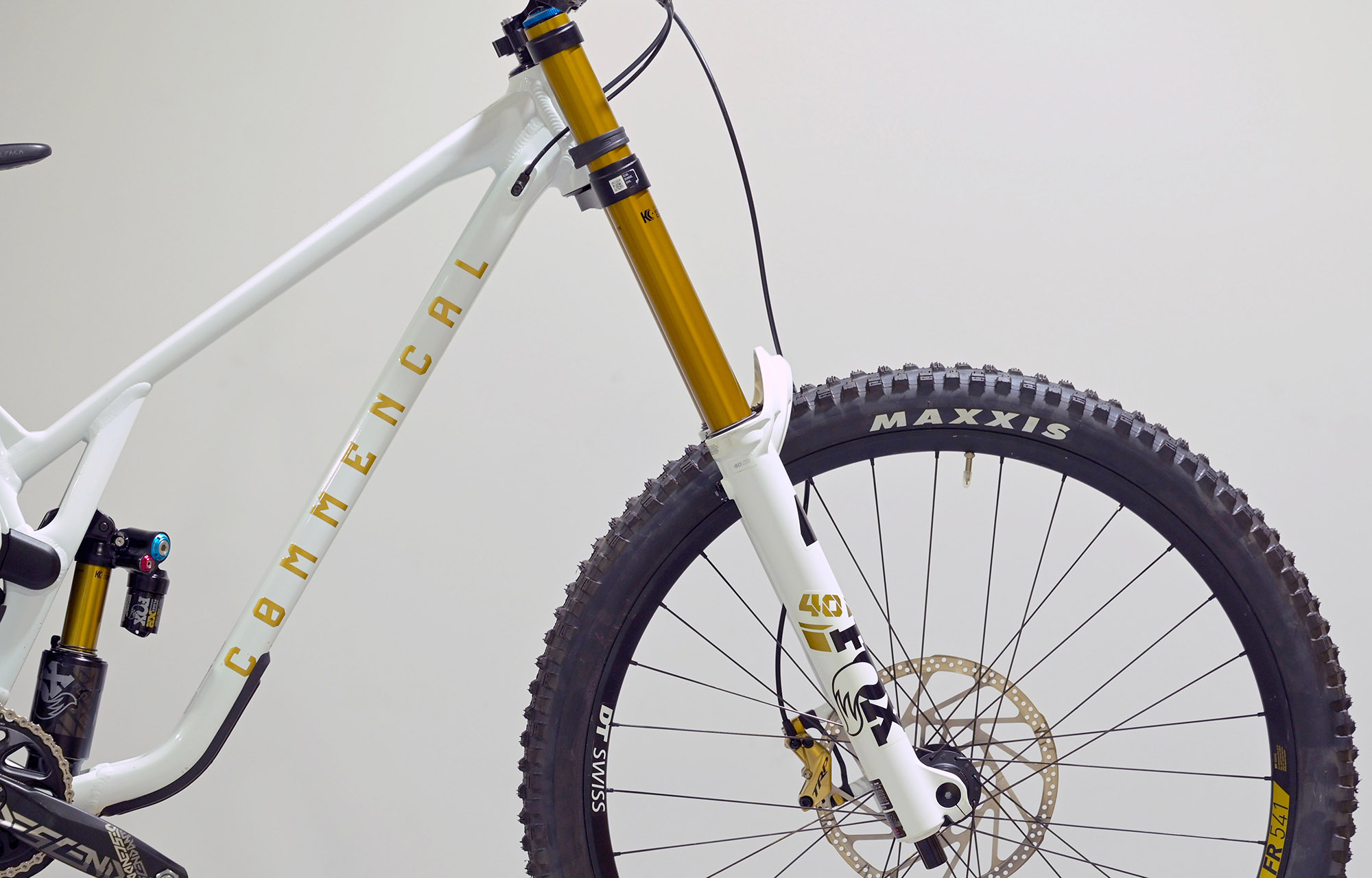 COMMENCAL SUPREME DH V5 SIGNATURE LTD PURE WHITE - M (23151002) image cover number large 1