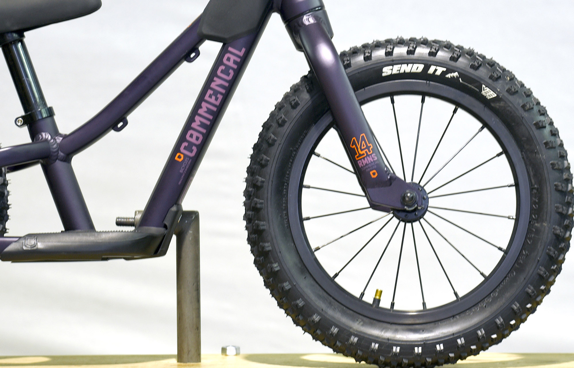 COMMENCAL RAMONES 14 PUSH BIKE PURPLE - (22171600) image number null