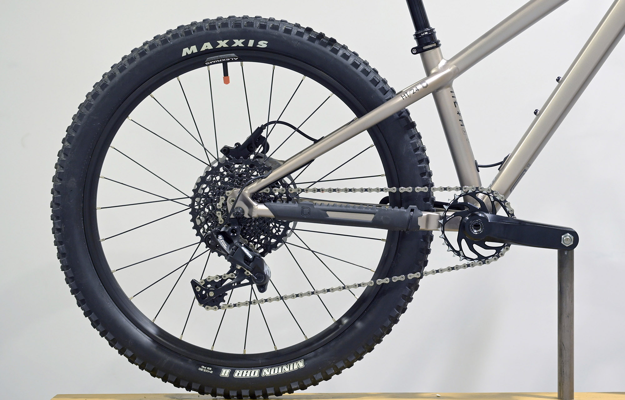 COMMENCAL META HT 24 CHAMPAGNE - (22170200) image cover number large 0