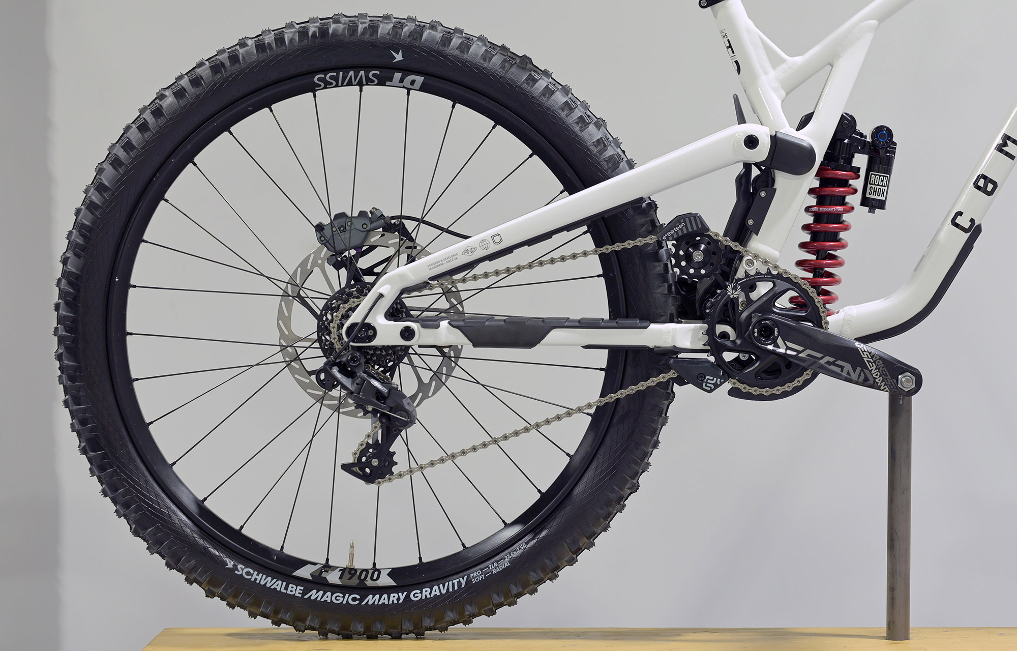 COMMENCAL SUPREME DH V5 ROCKSHOX PURE WHITE - L (24157103) image cover number large 0