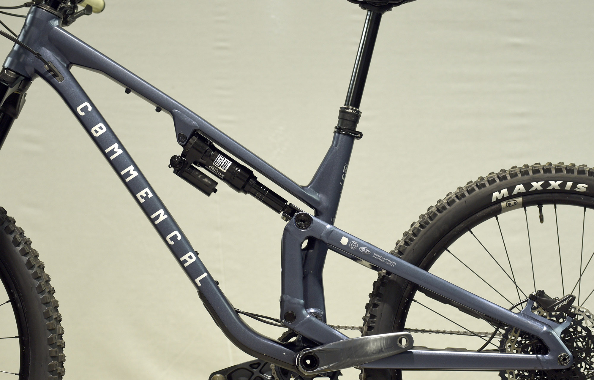 COMMENCAL META SX V5 RACE SPARKLY BLUE - M (23131702) image number null