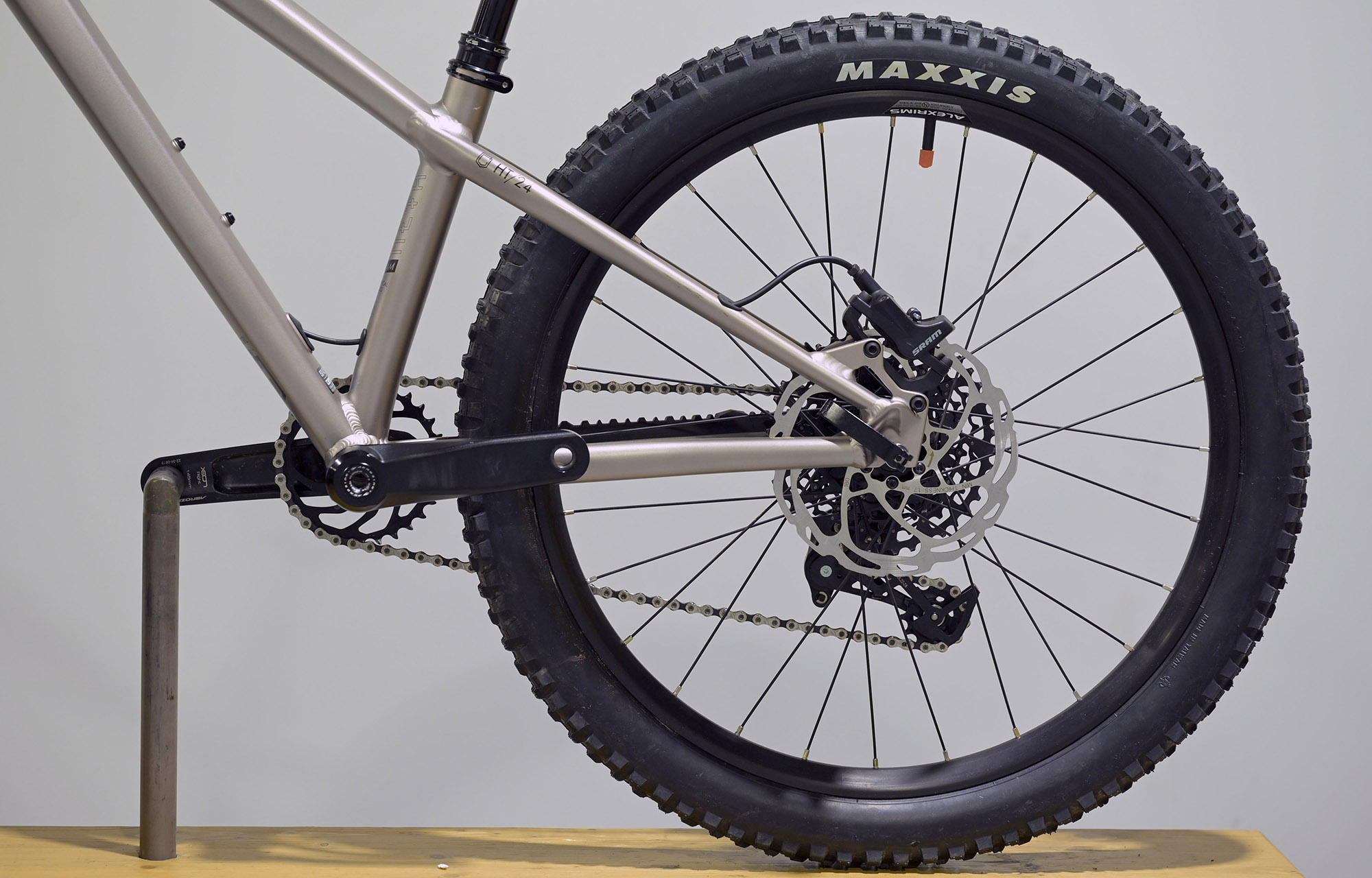 COMMENCAL META HT 24 CHAMPAGNE - (22170200) image cover number large 5