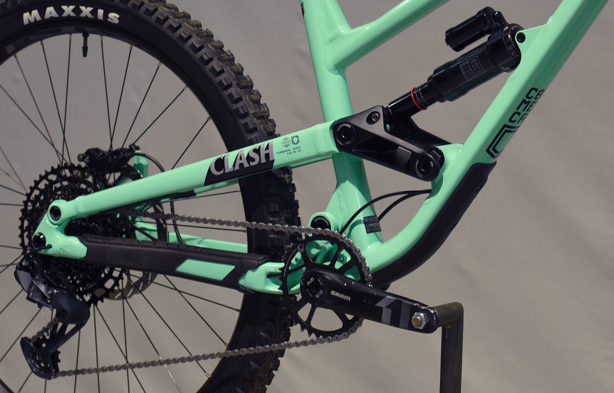 COMMENCAL CLASH RIDE EMERALD  GREEN NEW ROCKSHOX - M (23130102) image number null