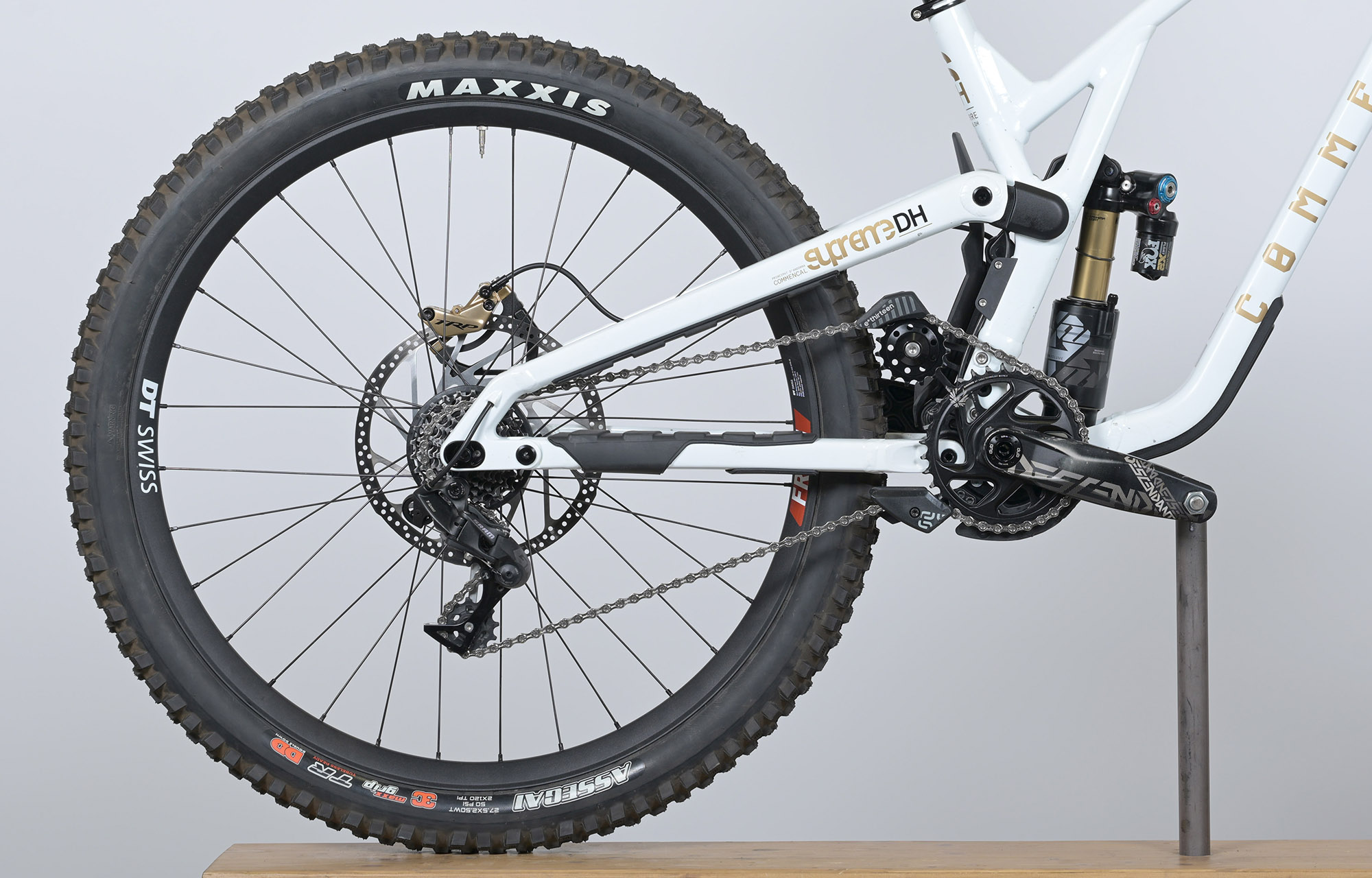 COMMENCAL SUPREME DH V5 SIGNATURE LTD PURE WHITE - M (23151002) image cover number large 0