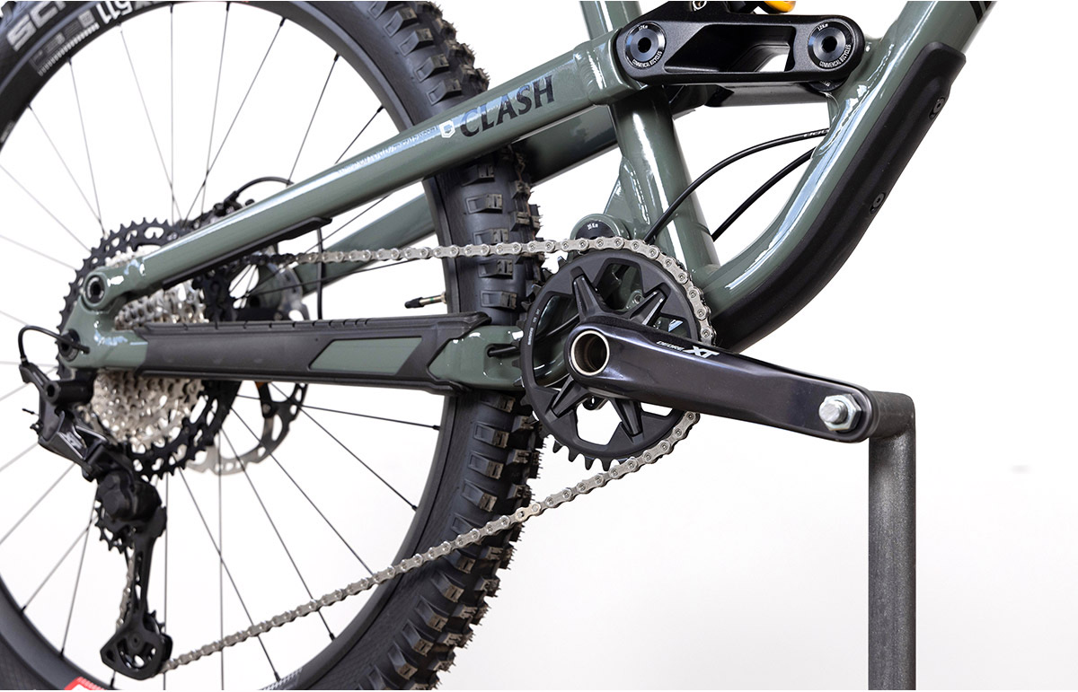 COMMENCAL | COMMENCAL CLASH OHLINS EDITION KESWICK GREEN (M)