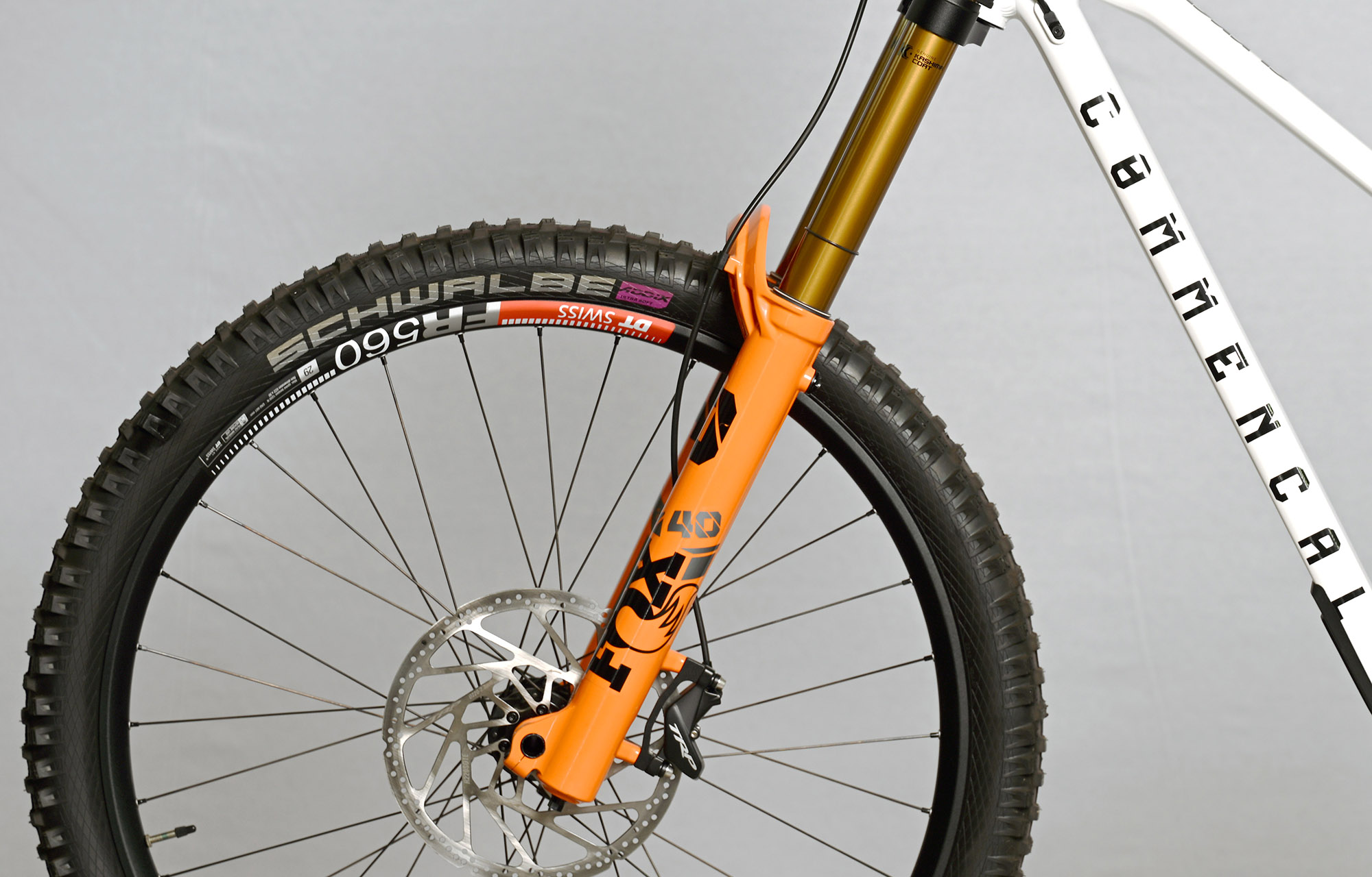 COMMENCAL SUPREME DH V5 SIGNATURE COIL PURE WHITE - S (22150901) image number null