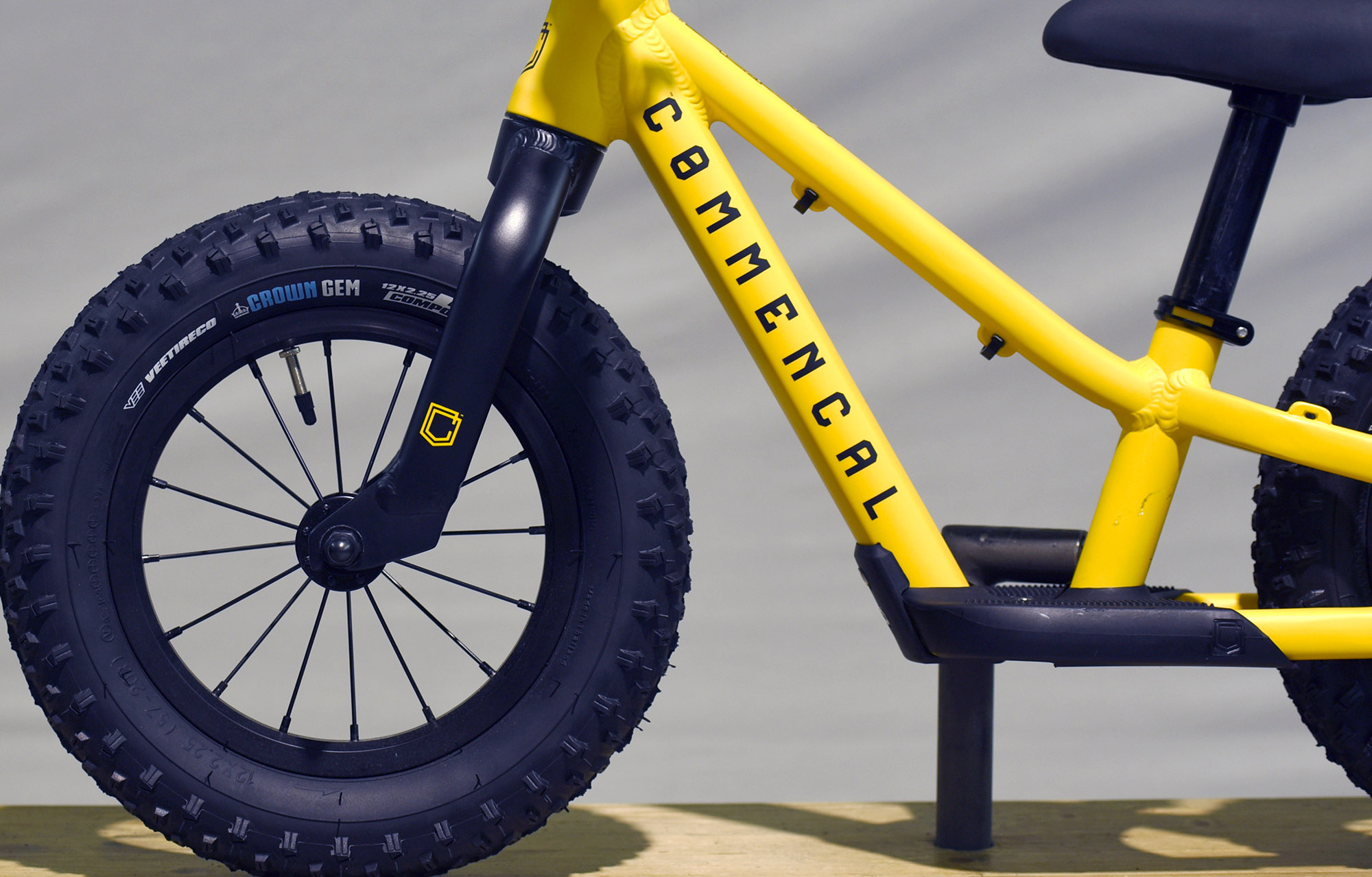 COMMENCAL RAMONES 12 PUSH BIKE OHLINS YELLOW - (23177801) image number null