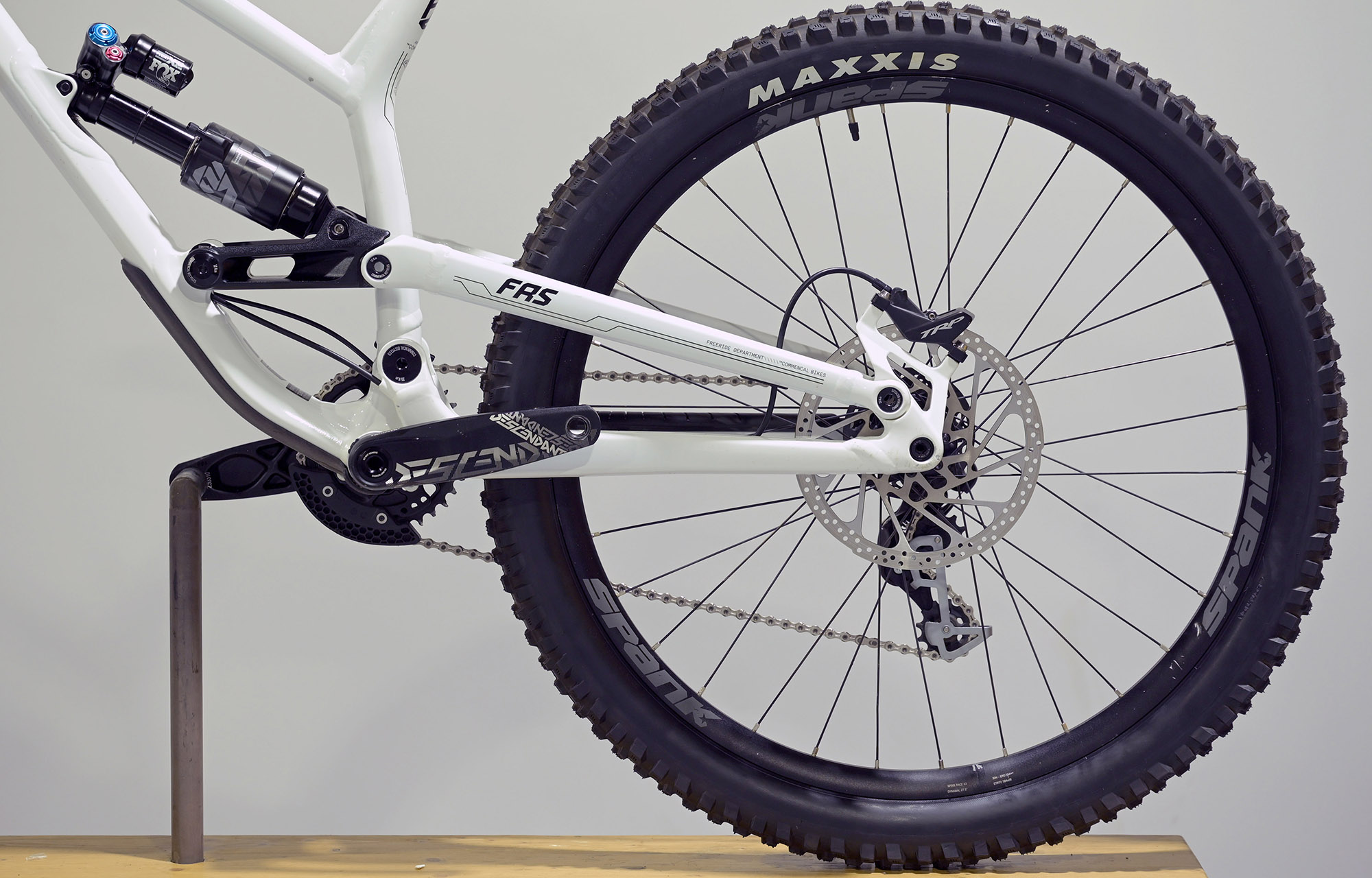 COMMENCAL FRS ESSENTIAL PURE WHITE - L (23150503) image cover number large 5