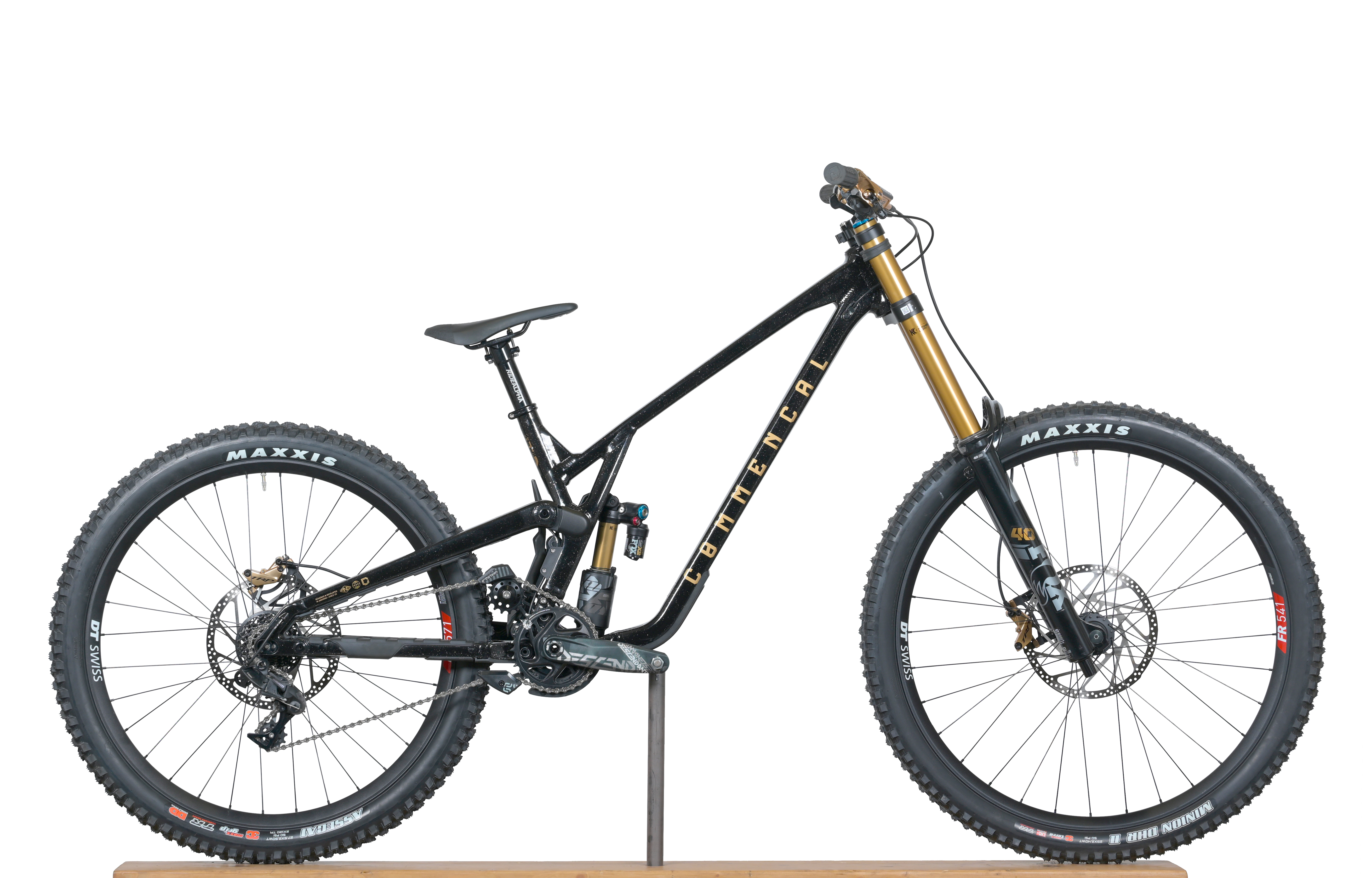 COMMENCAL SUPREME DH V5 SIGNATURE LTD GLITTERY BLACK - L (24150303) image number null