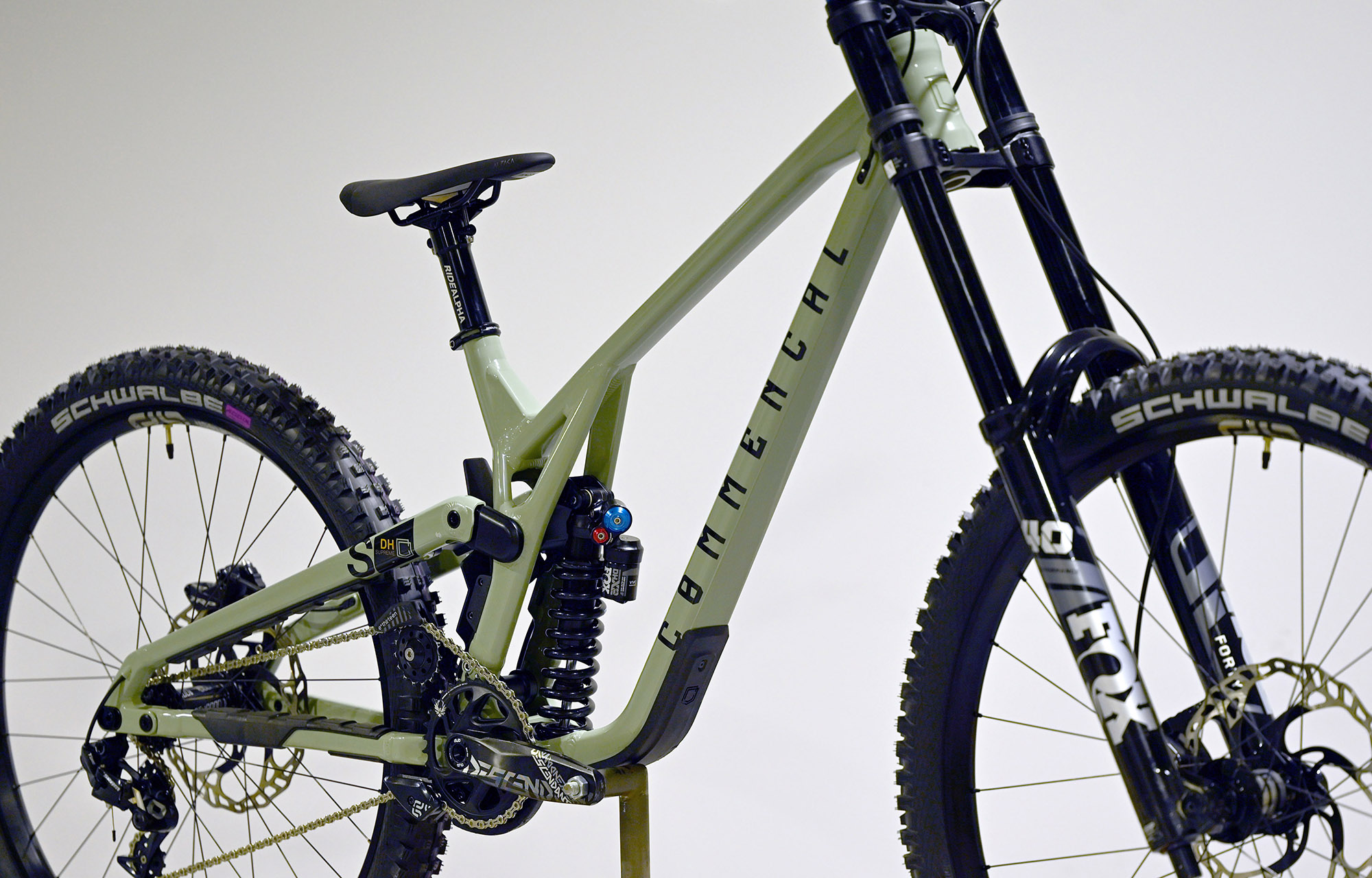 COMMENCAL SUPREME DH V5 ESSENTIAL HERITAGE GREEN - M (22150802) image cover number large 1