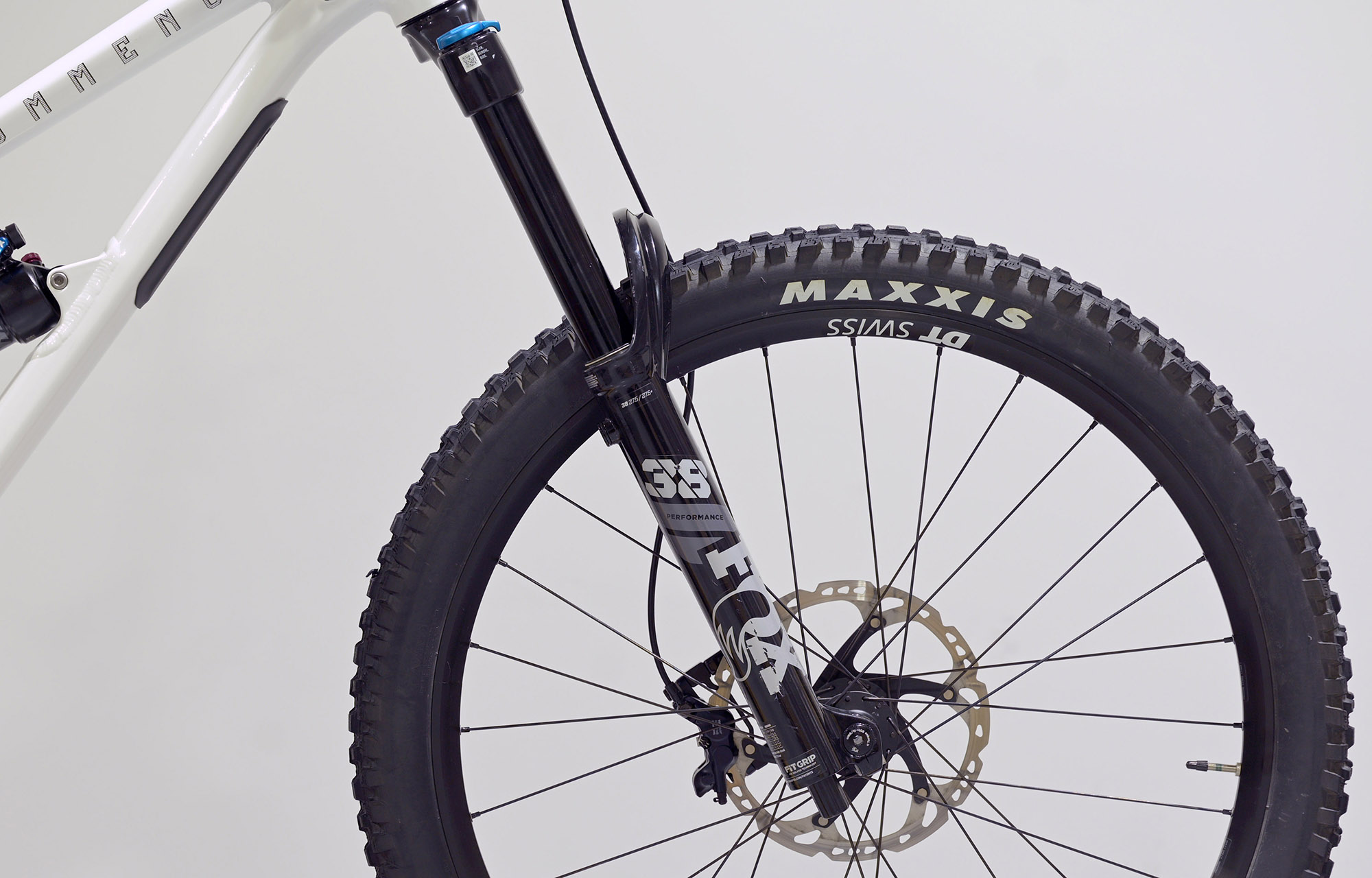 COMMENCAL CLASH ESSENTIAL PURE WHITE - M (24135602) image cover number large 1