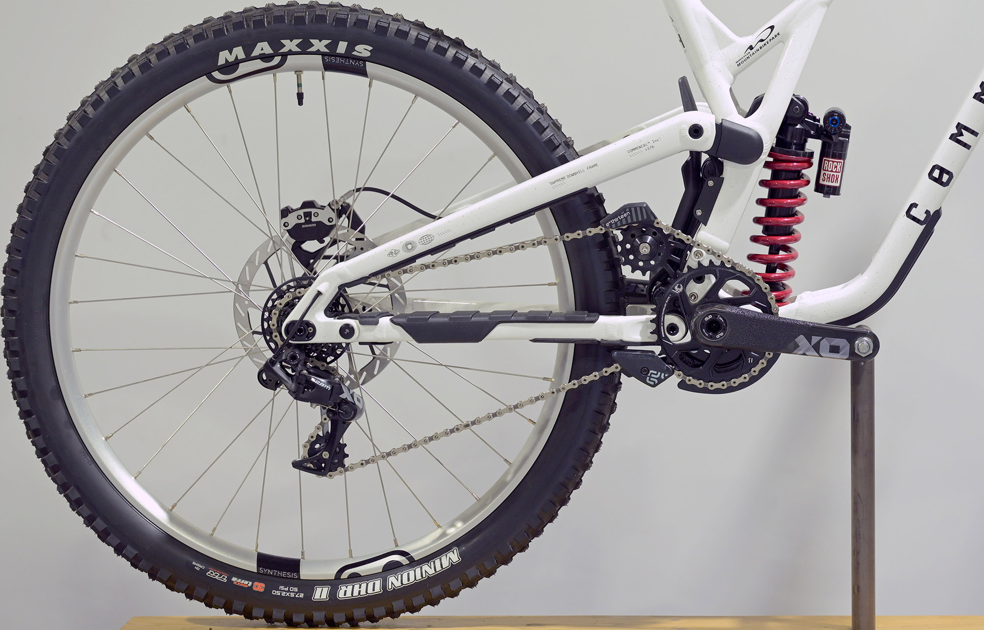 COMMENCAL SUPREME DH V5 ULTIMATE WHISTLER EDITION 2 - L (24157803) image cover number large 0