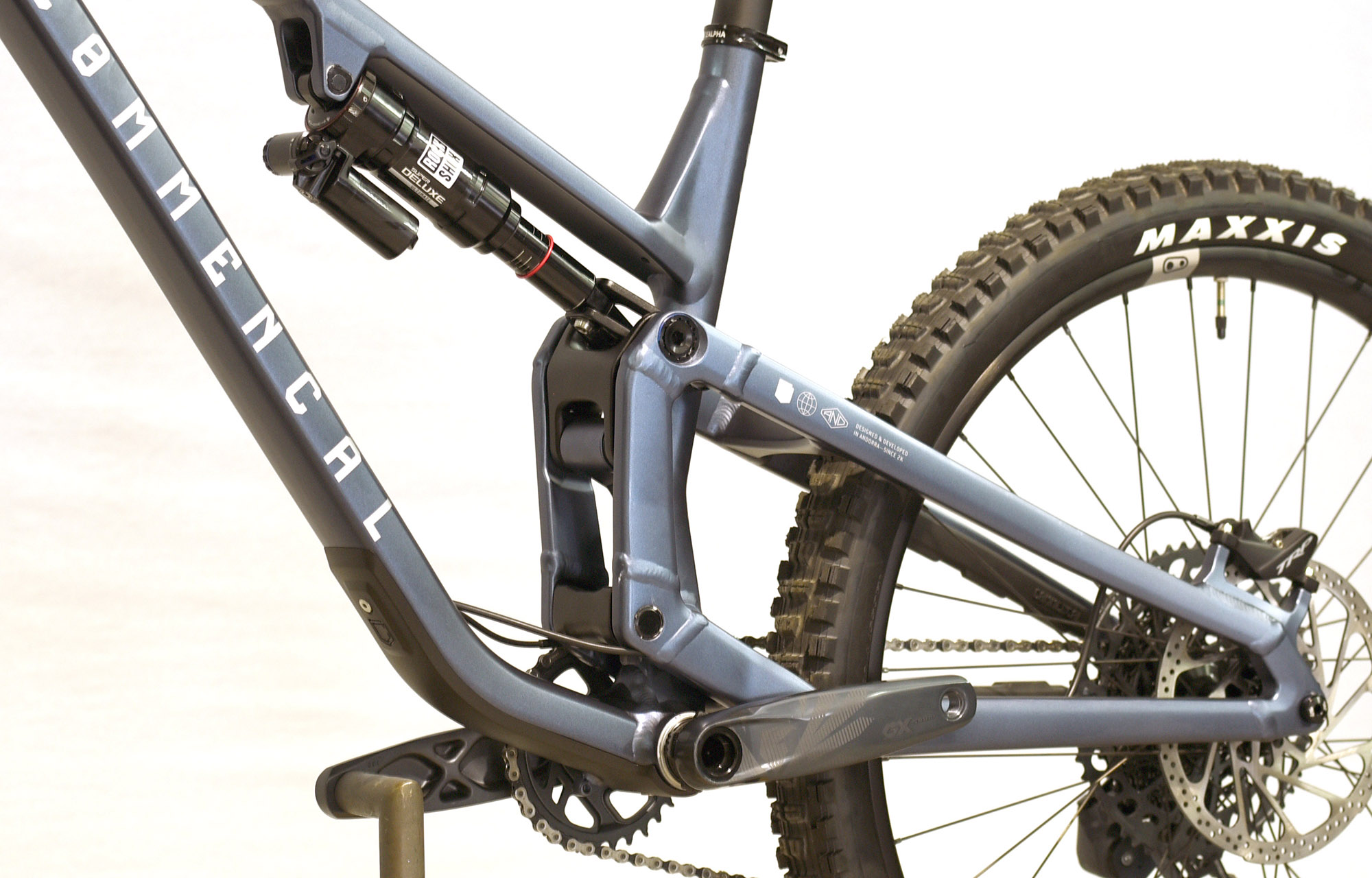 COMMENCAL META SX V5 RACE SPARKLY BLUE - L (23131703) image number null