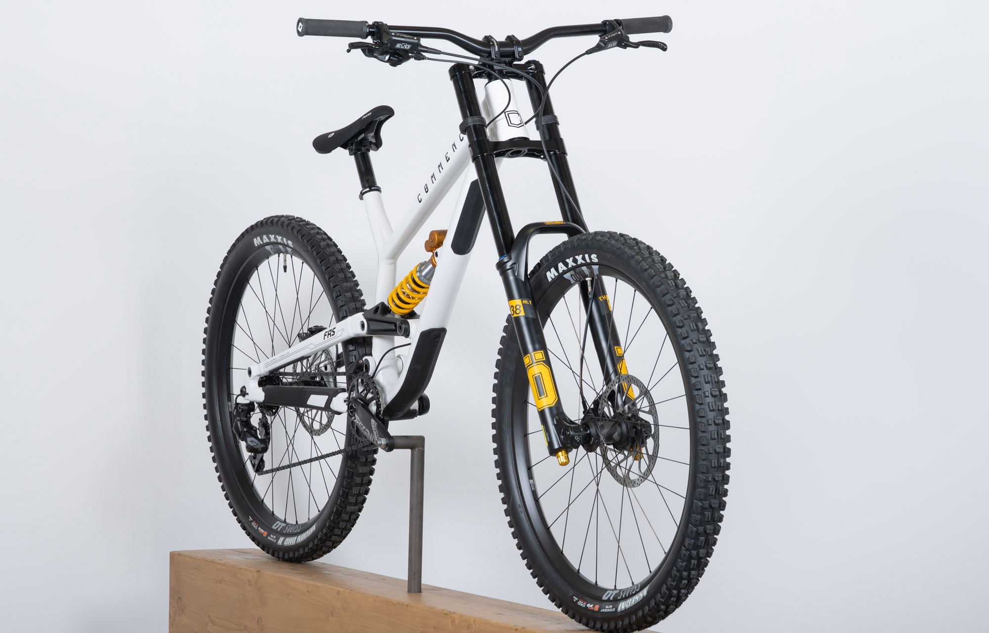 COMMENCAL FRS OHLINS EDITION PURE WHITE - M (24155102) image cover number large 2