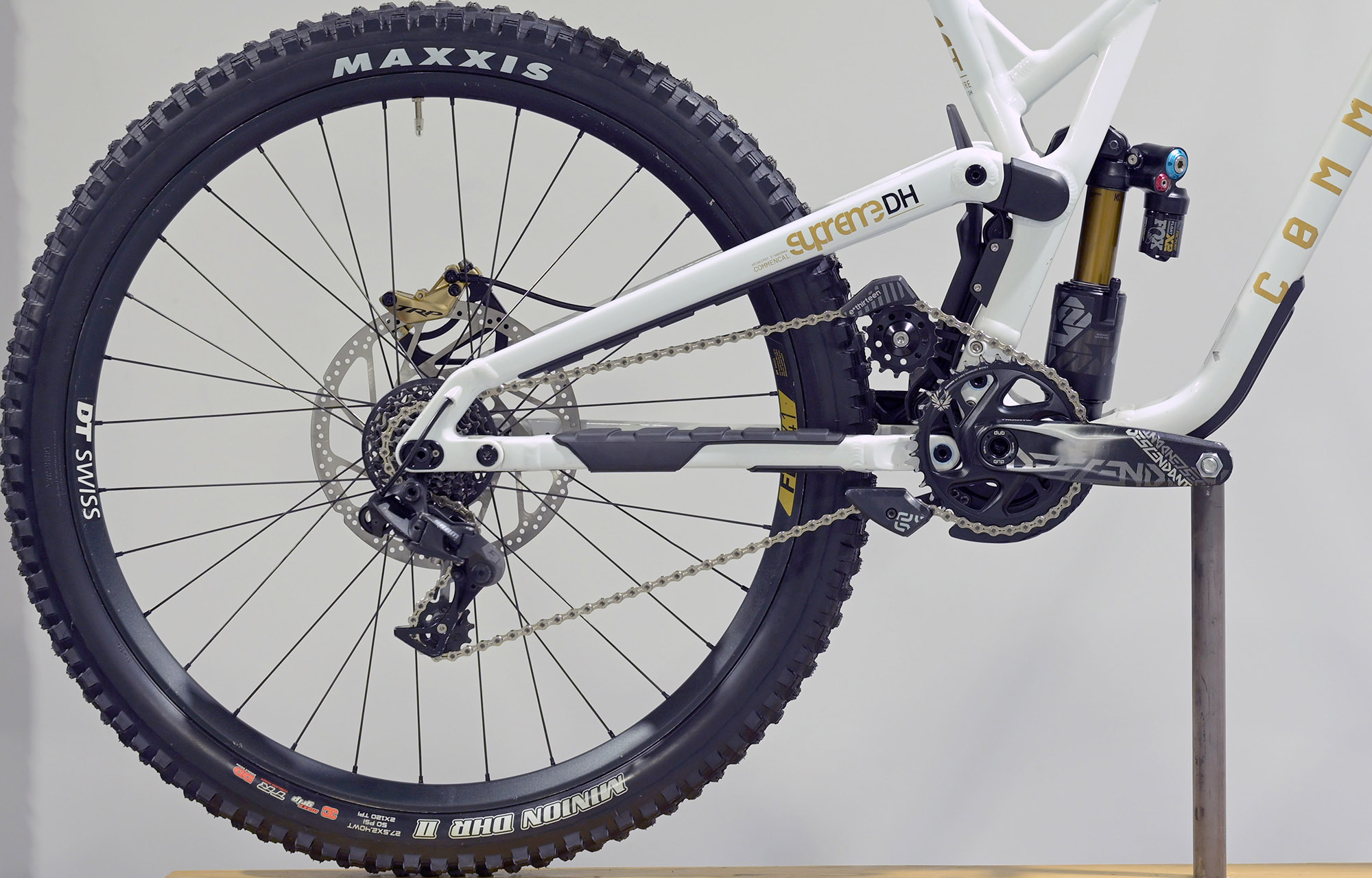 COMMENCAL SUPREME DH V5 SIGNATURE LTD PURE WHITE - M (23100055) image cover number large 0