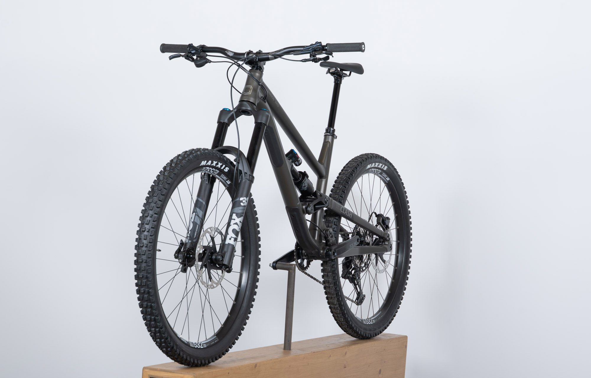 COMMENCAL CLASH ESSENTIAL DARK SLATE - L (22131303) image cover number large 4