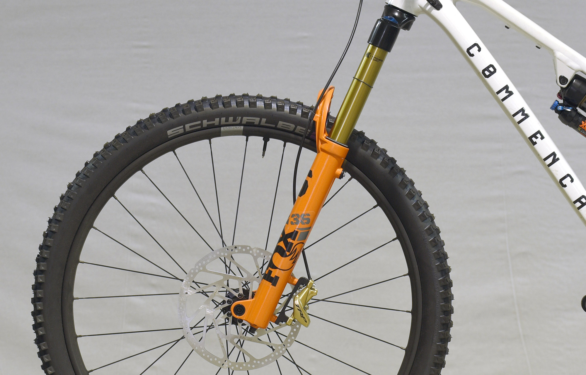 COMMENCAL META V5 CLEAR SILVER [COMMENCAL TEAM] ALC - S (24100011) image number null