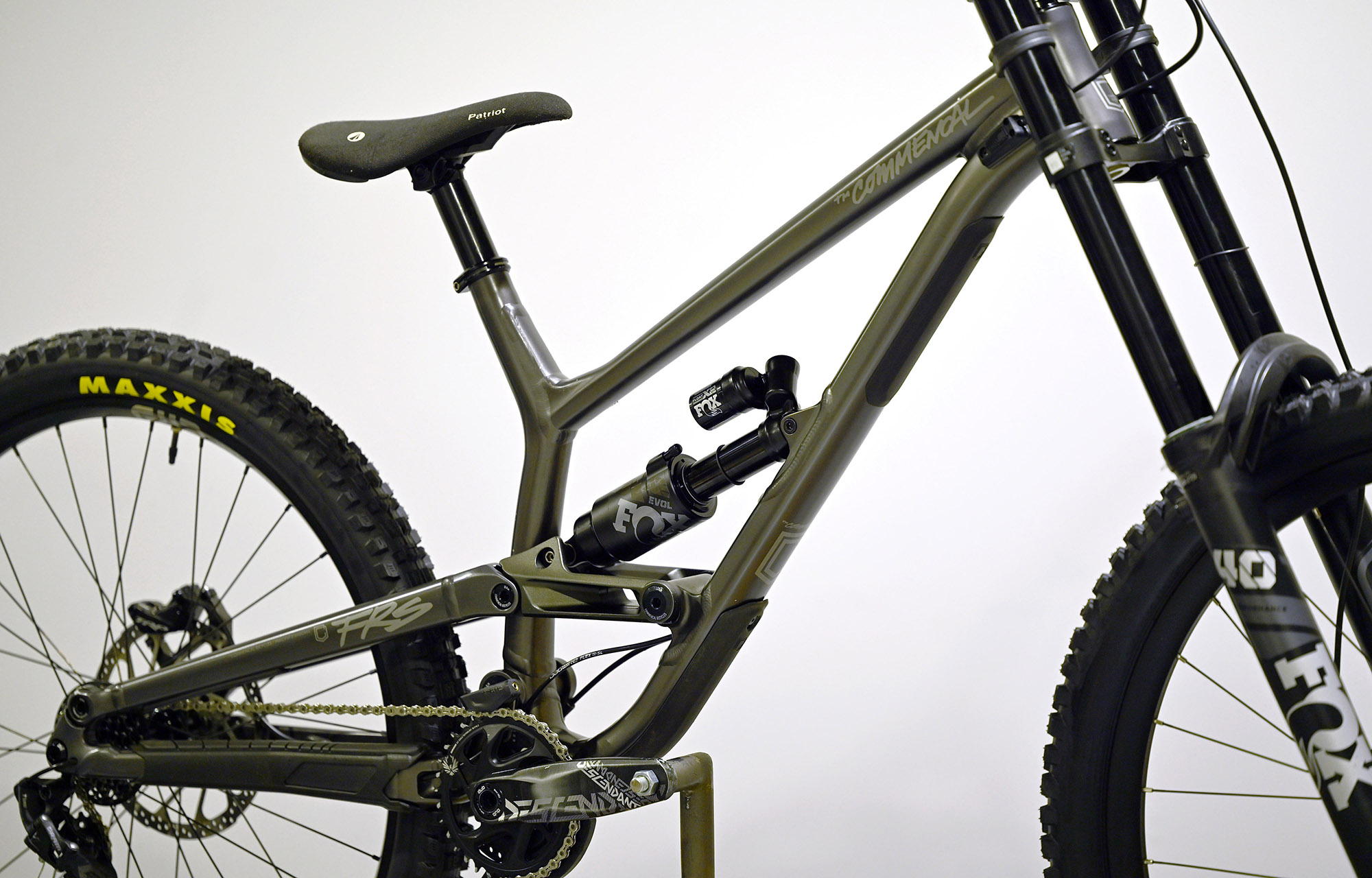 COMMENCAL FRS ESSENTIAL DARK SLATE - M (22151902) image number null