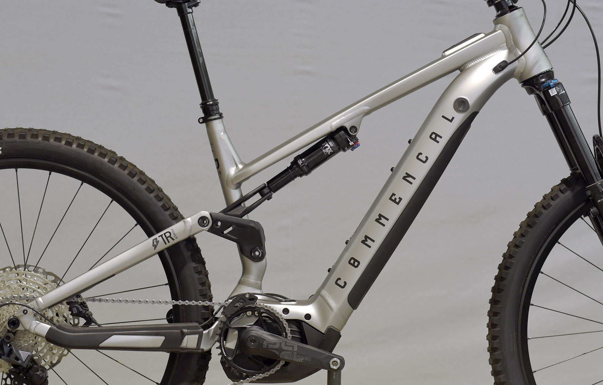 COMMENCAL META POWER TR BOSCH ESSENTIAL SILVER - L (22180203) 7km image number null