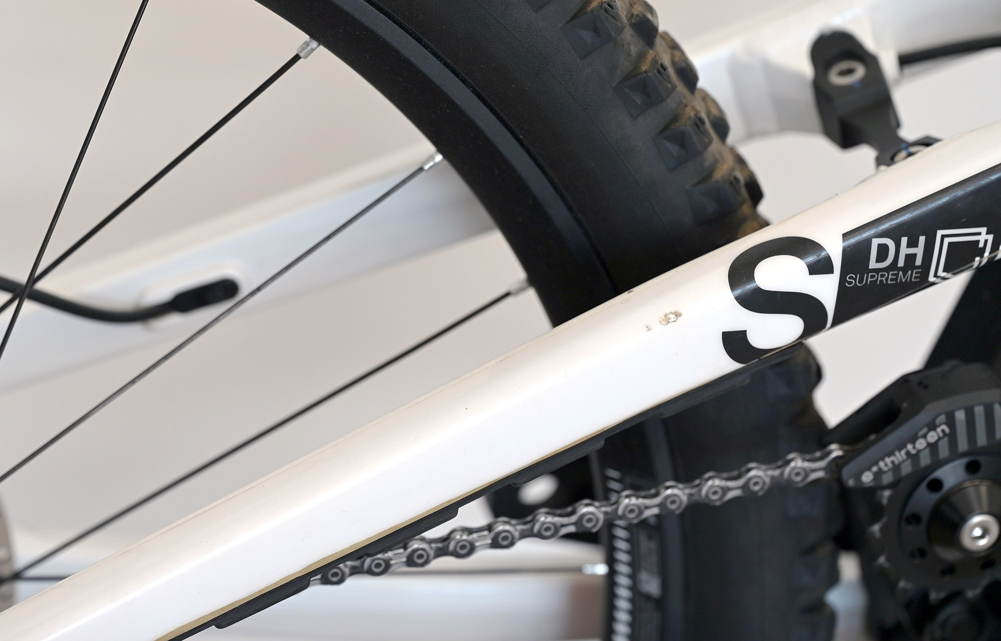 COMMENCAL SUPREME DH V5 XS PURE WHITE (23170900) image number null