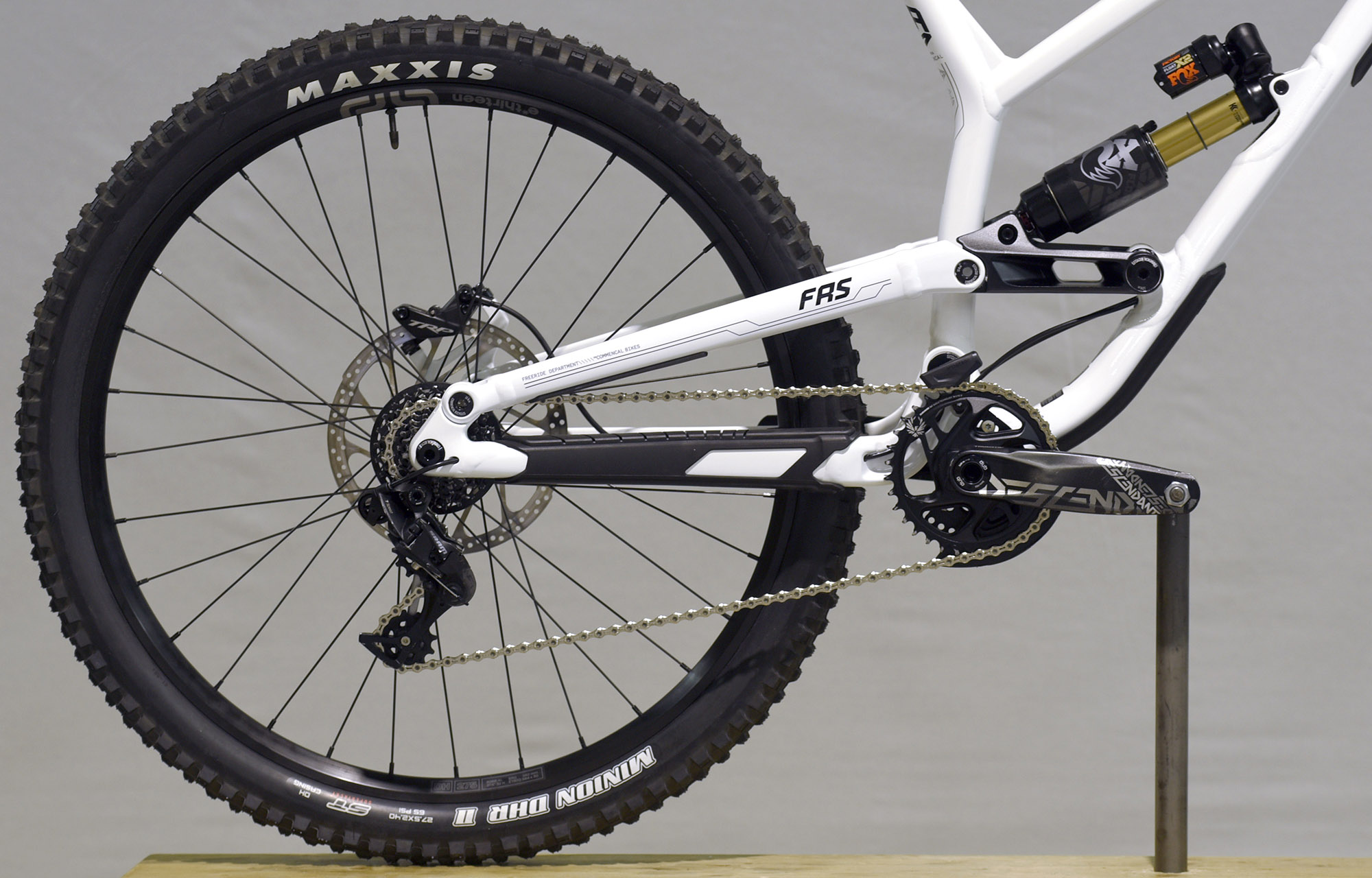 COMMENCAL FRS ESSENTIAL PURE WHITE - M (22150502) image number null