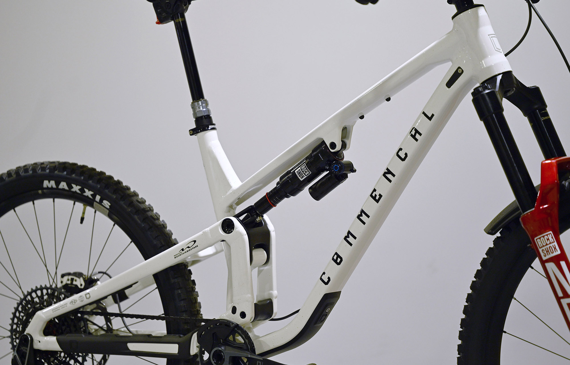 COMMENCAL META SX V5 ULTIMATE WHISTLER EDITION - L (24133803) image number null