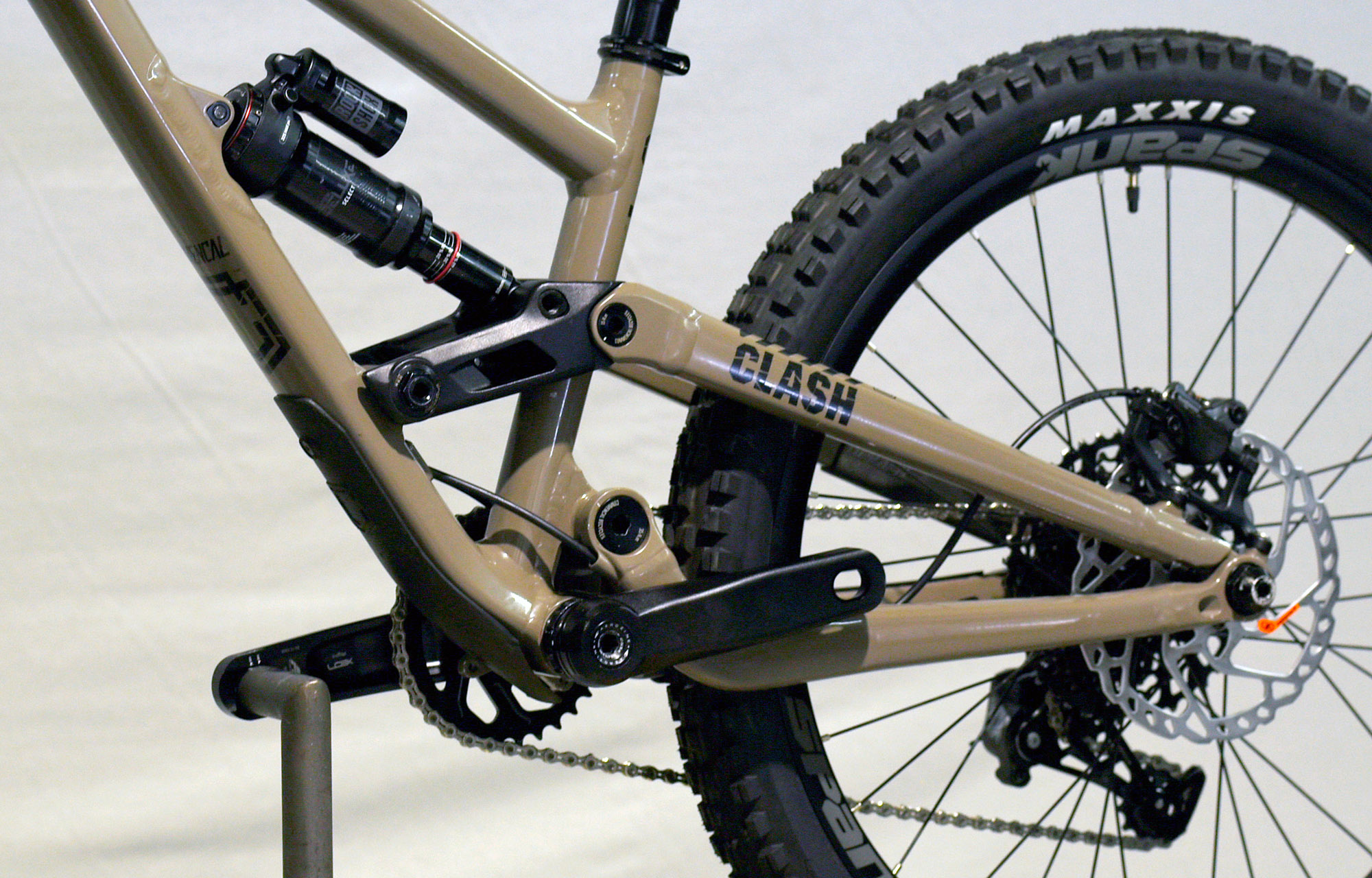 COMMENCAL CLASH 24 V1 DIRT MAXXIS - 24 (21175100) image number null