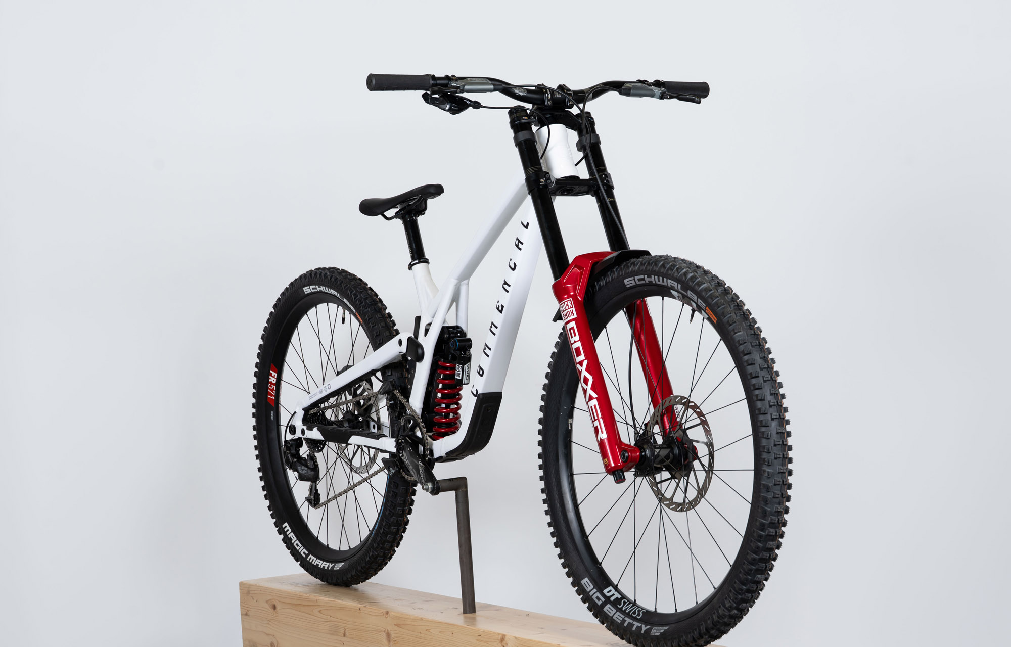 COMMENCAL SUPREME DH V5 ROCKSHOX PURE WHITE - L (24157103) image large number 2