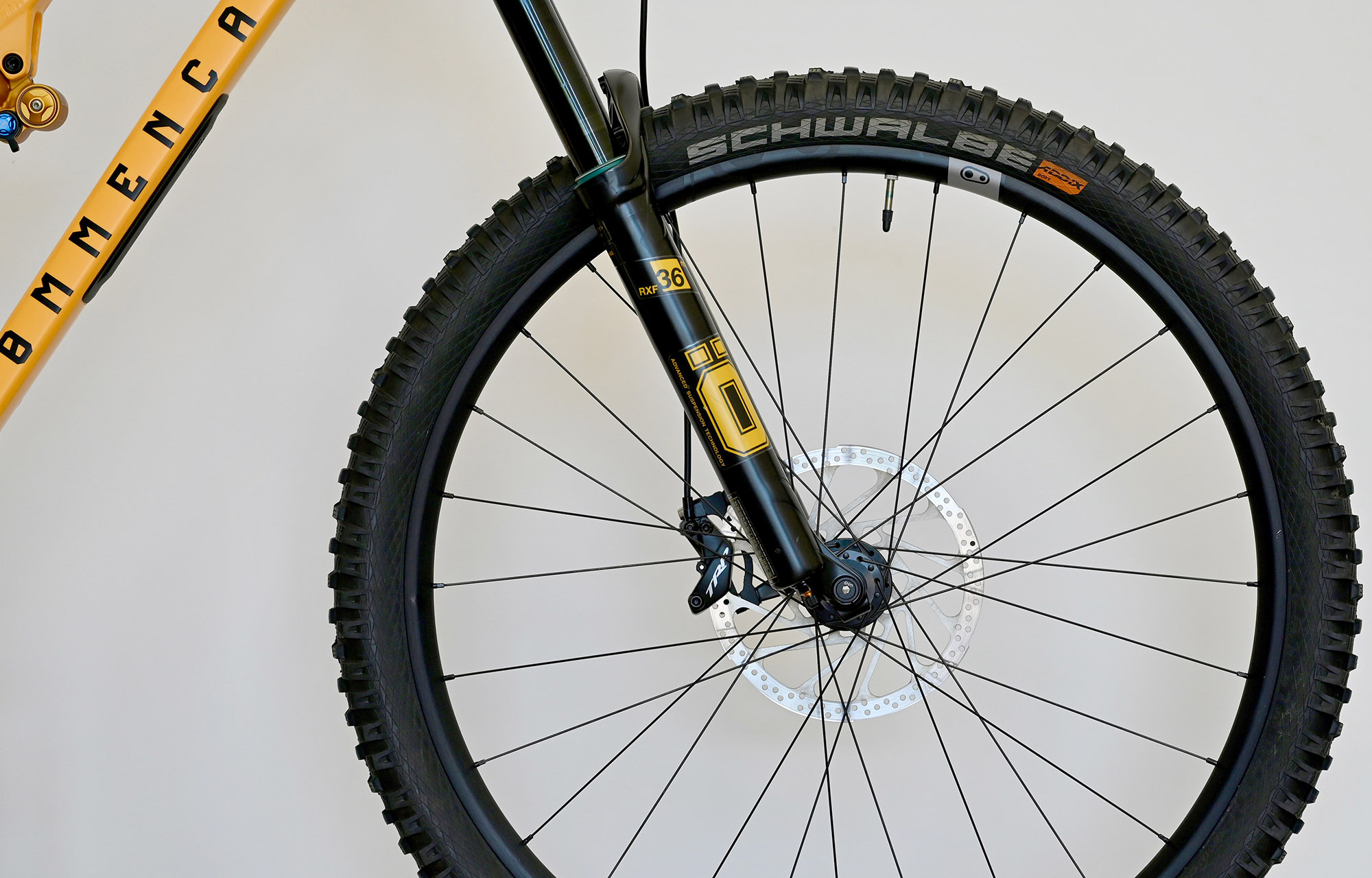 COMMENCAL META V5 OHLINS EDITION YELLOW - M (23122502) image cover number large 2