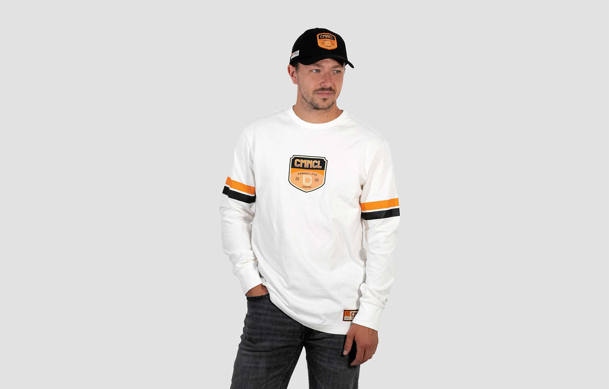 COMMENCALCMNCL DH CLUB LOOSE FIT LONG SLEEVE T-SHIRT GREIGE image number 0