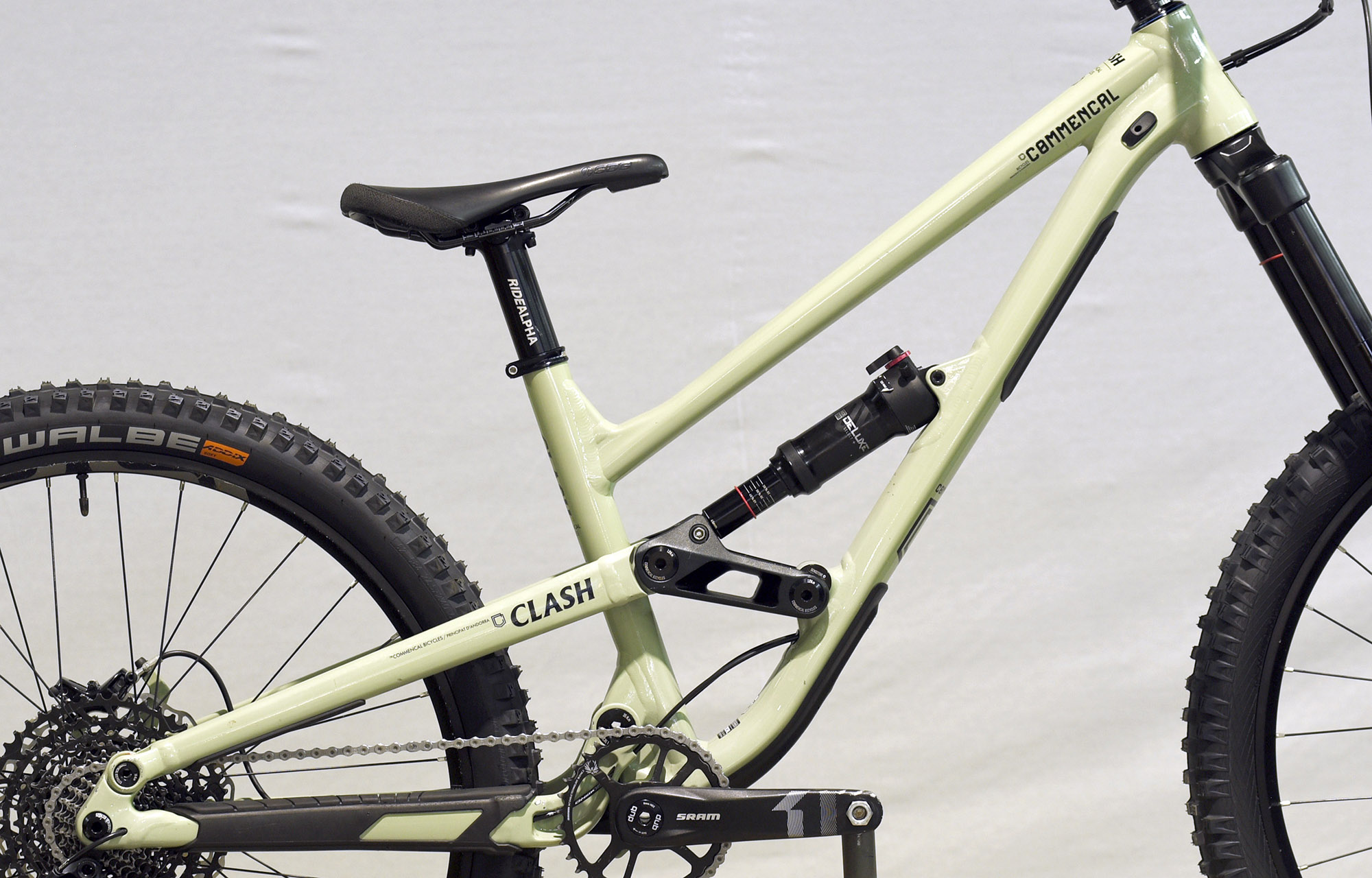 COMMENCAL CLASH ORIGIN HERITAGE GREEN - S (22131101) image number null