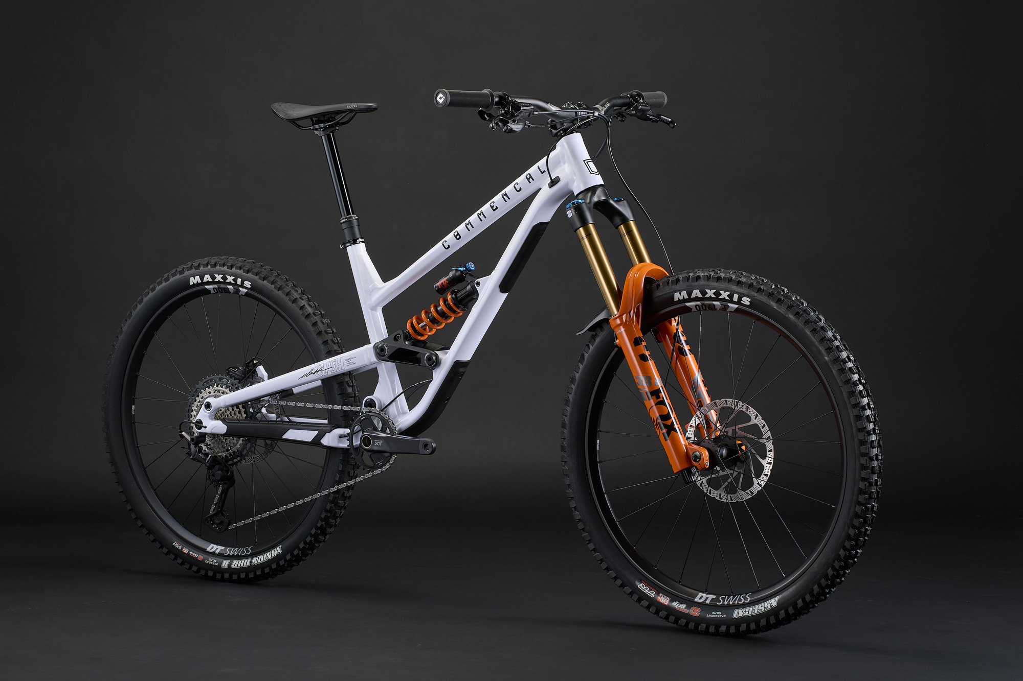 COMMENCAL CLASH SIGNATURE PURE WHITE 2026 image number null
