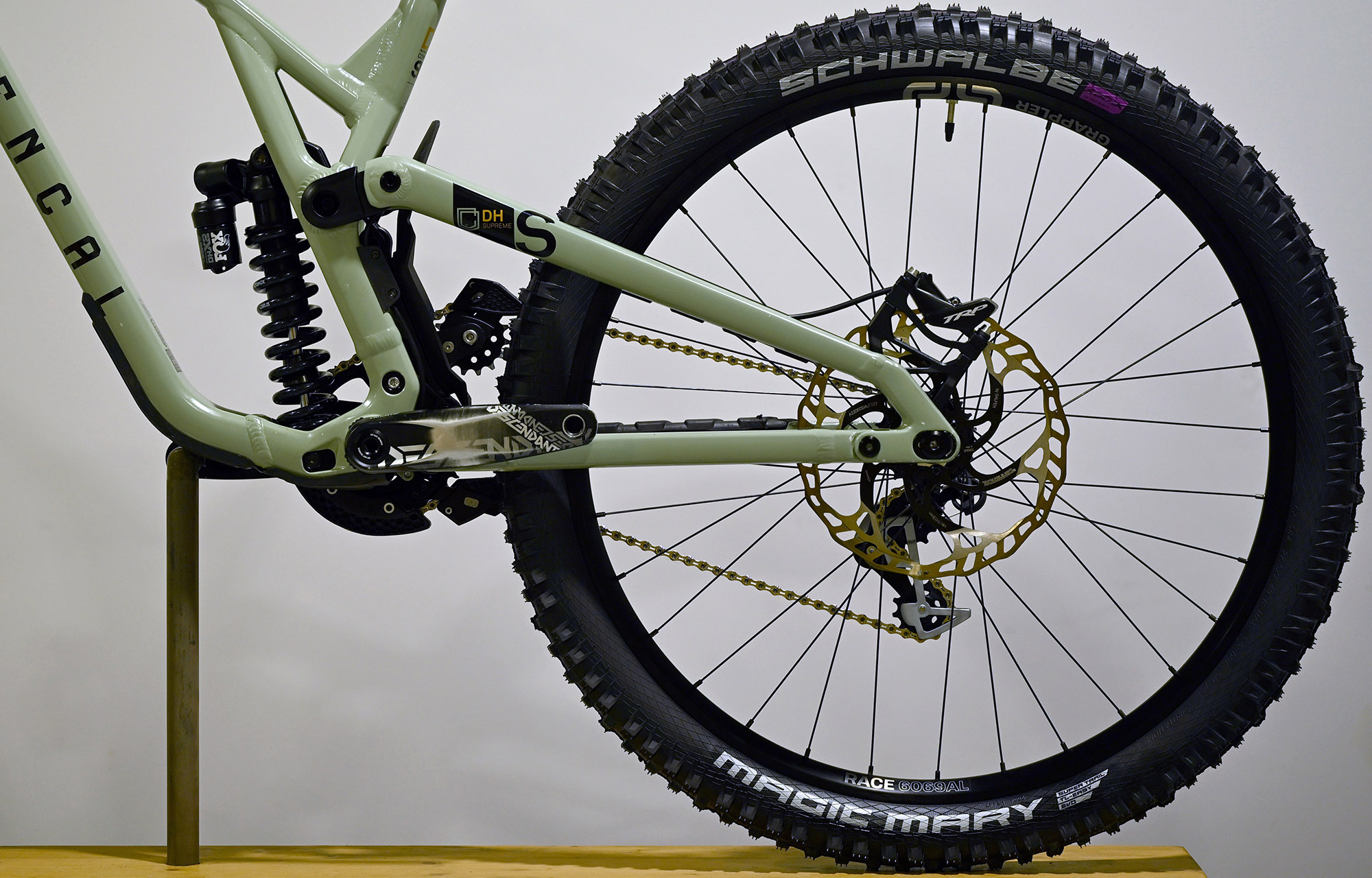 COMMENCAL SUPREME DH V5 ESSENTIAL HERITAGE GREEN - M (22150802) image cover number large 4