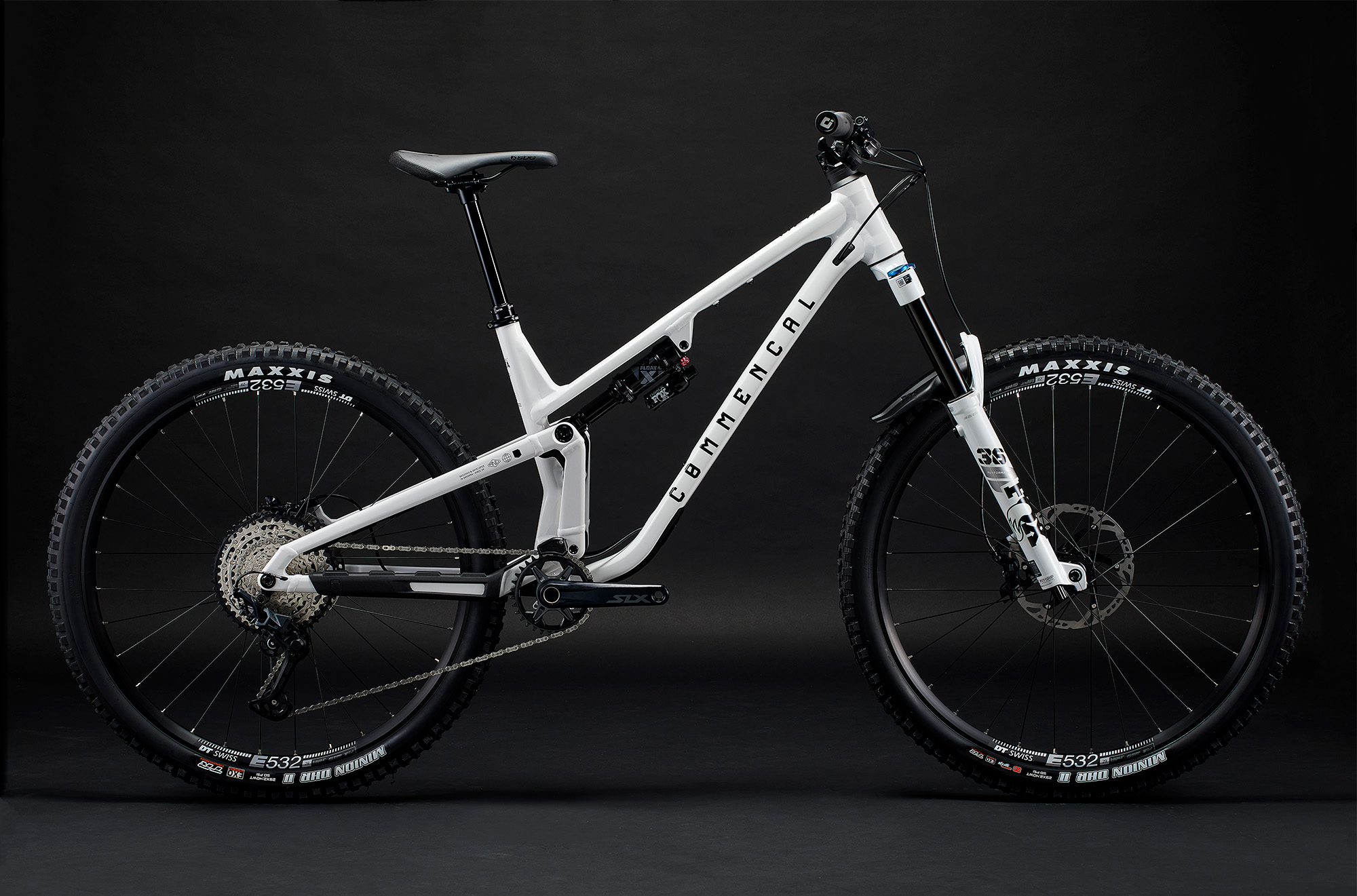 COMMENCAL META V5 ESSENTIAL PURE WHITE image number null