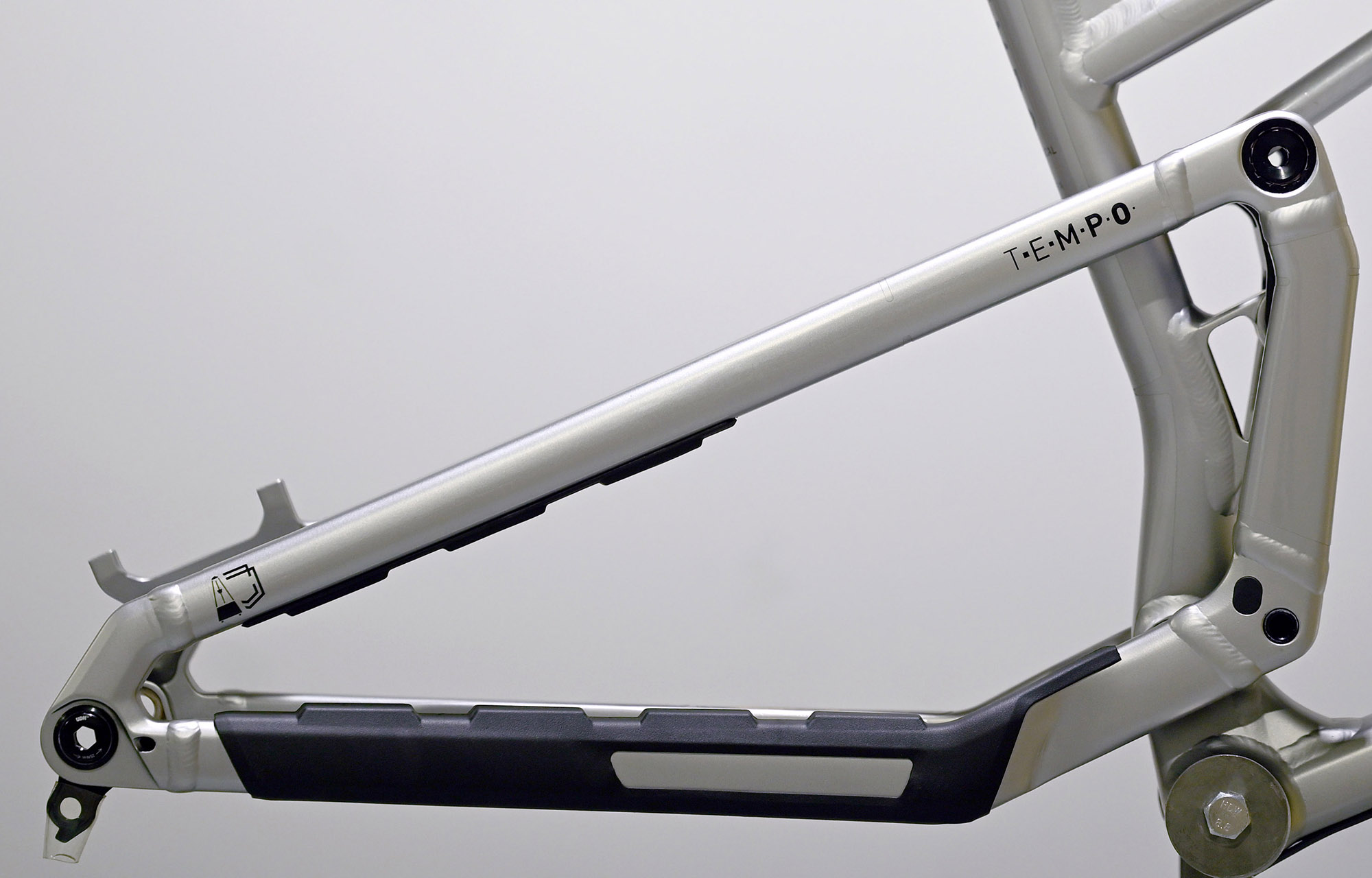 FRAME COMMENCAL T.E.M.P.O. SILVER - L (22220503) image cover number large 0